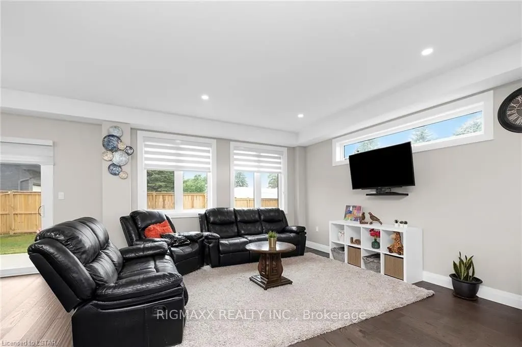23 Forfar Avenue