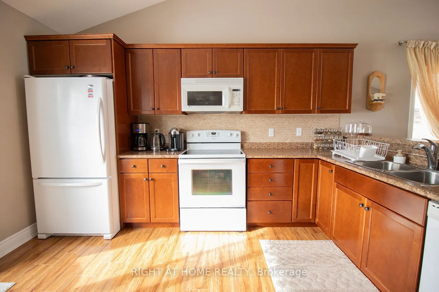279 SOUTH Street E