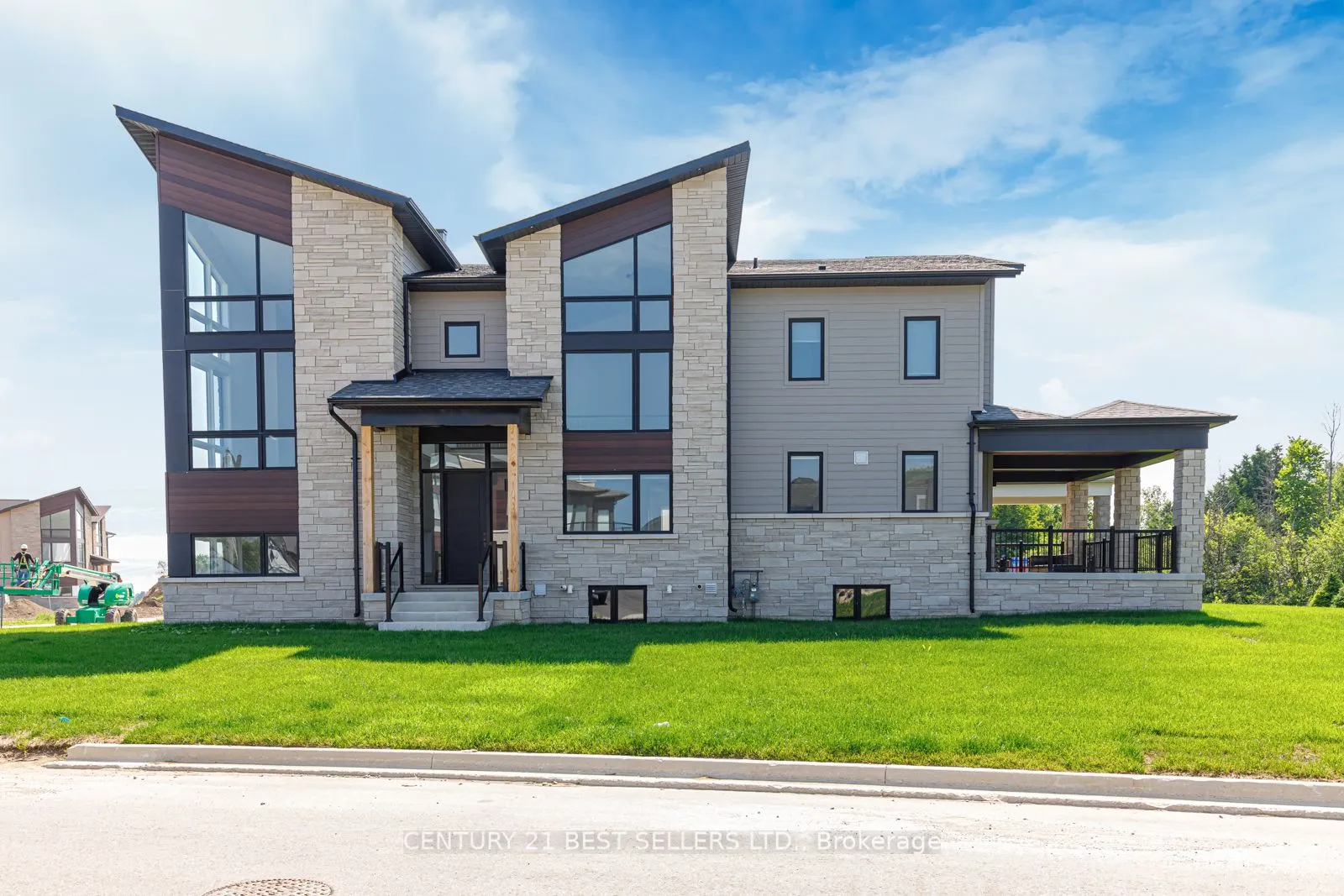 117 Stoneleigh Drive