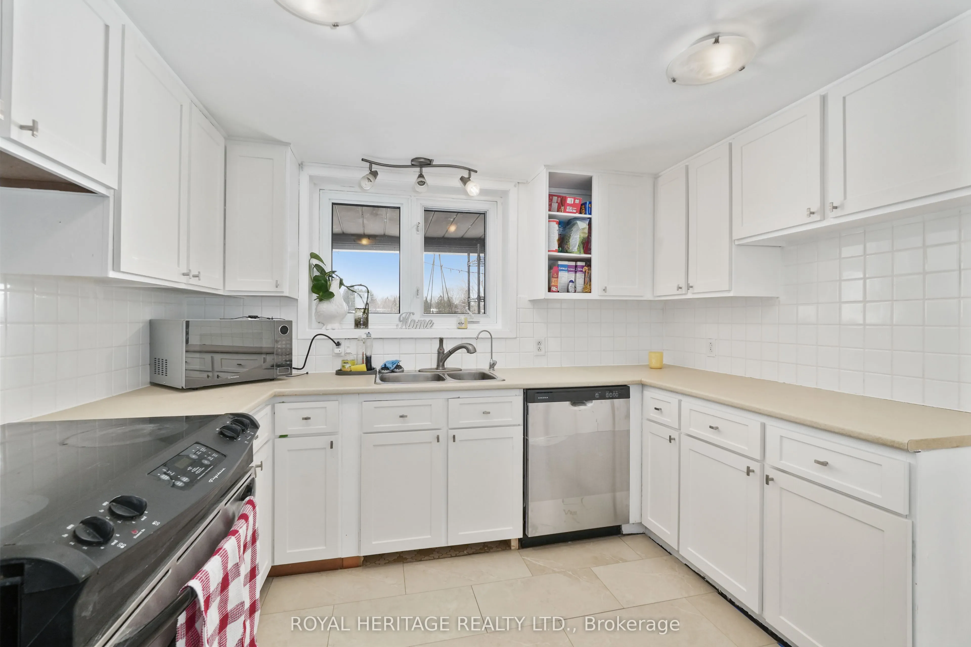 16 Bayview Drive