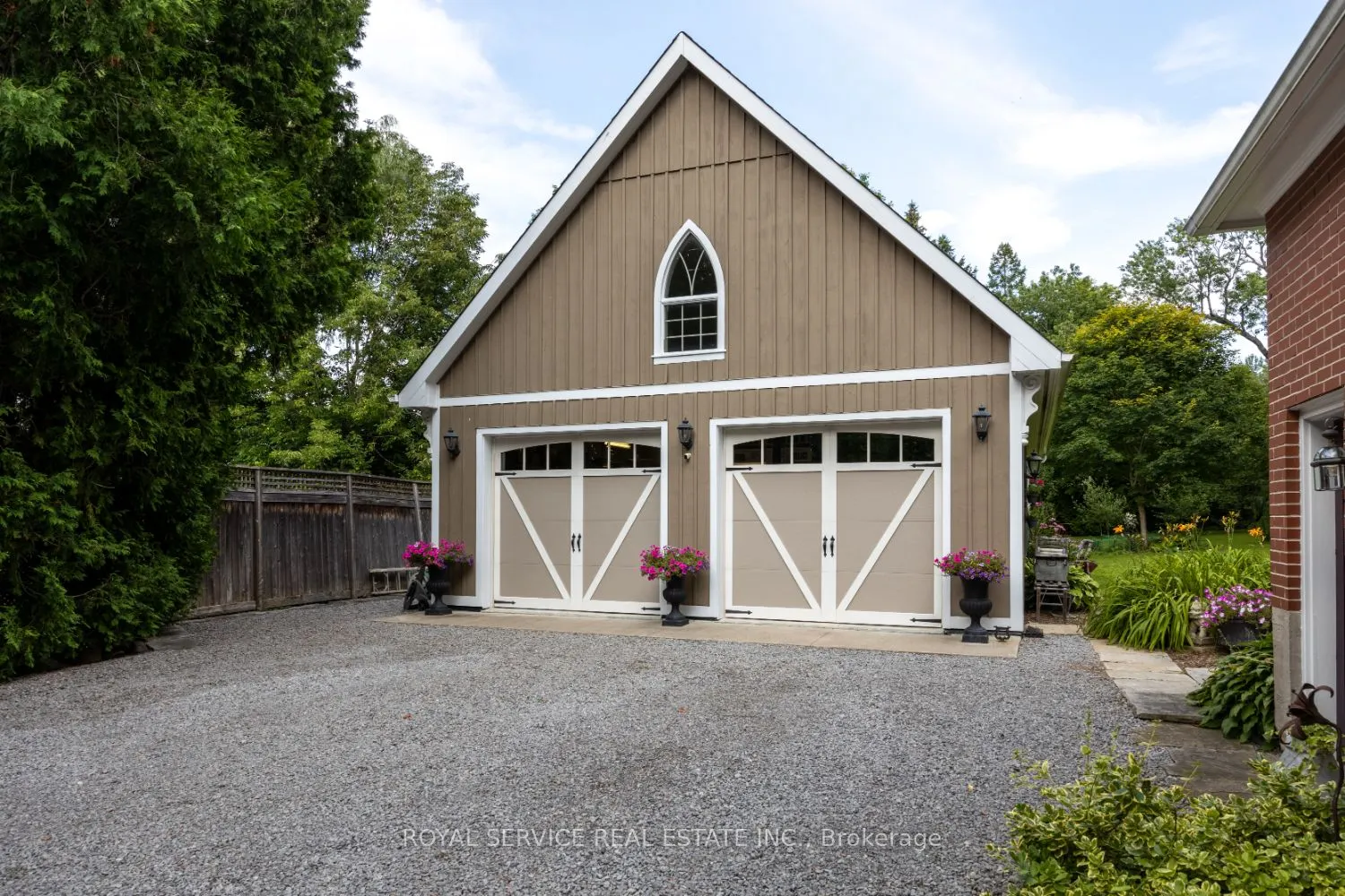 8 Gravel Road