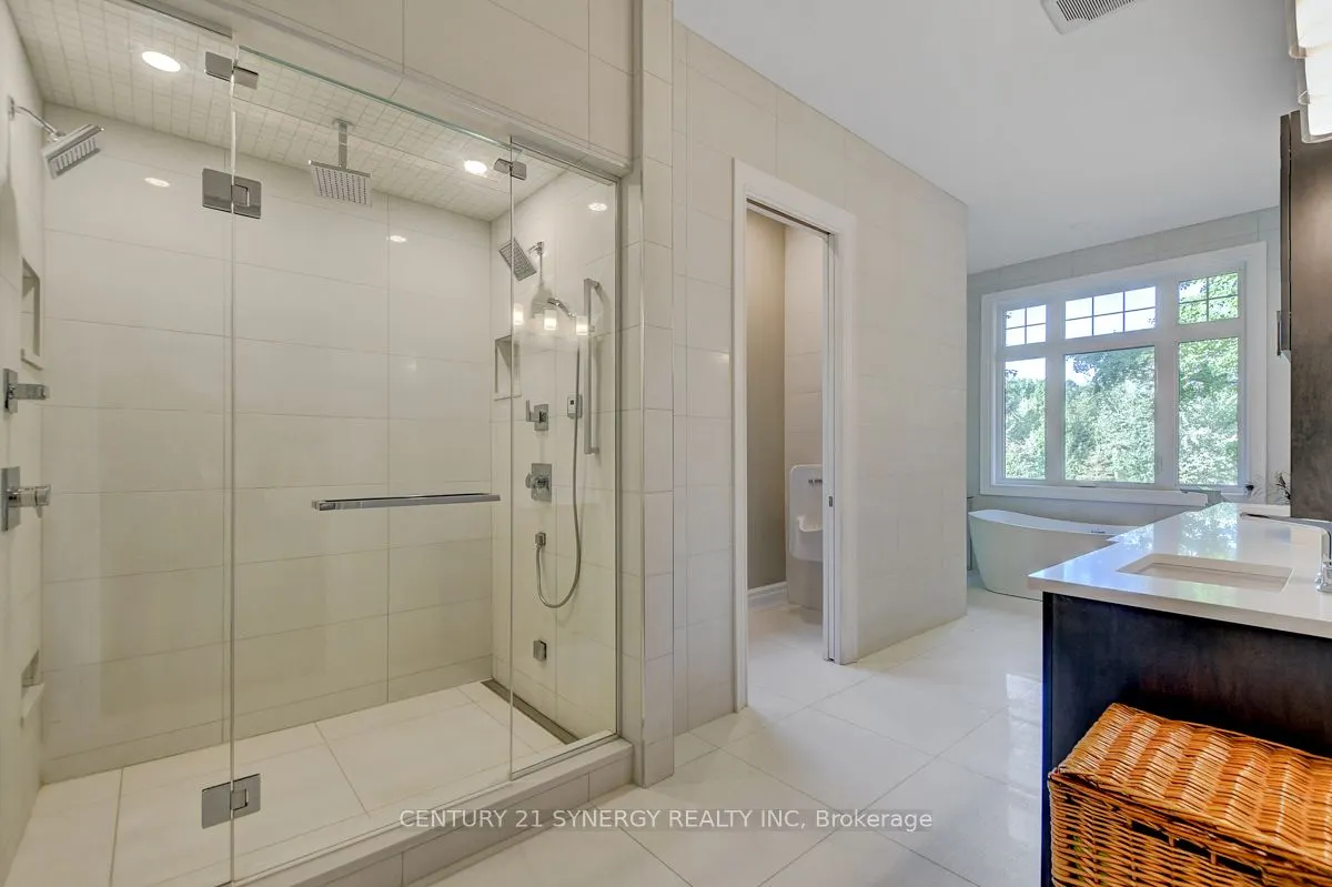 1443 DUCHESS Crescent