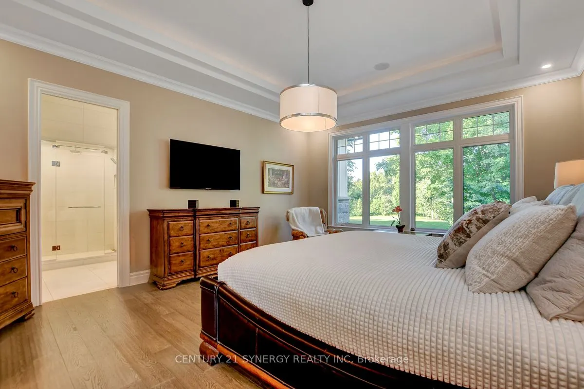 1443 DUCHESS Crescent
