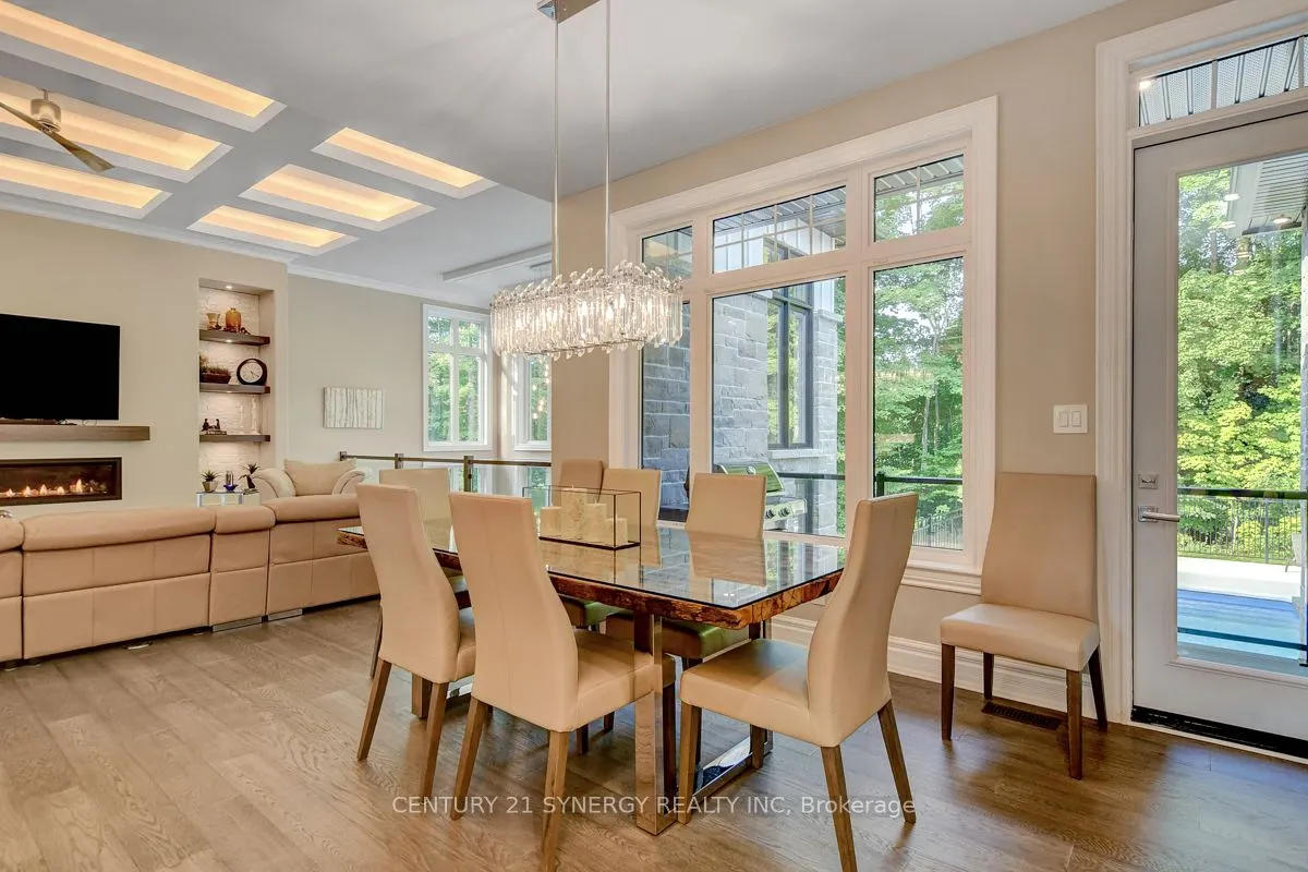 1443 DUCHESS Crescent