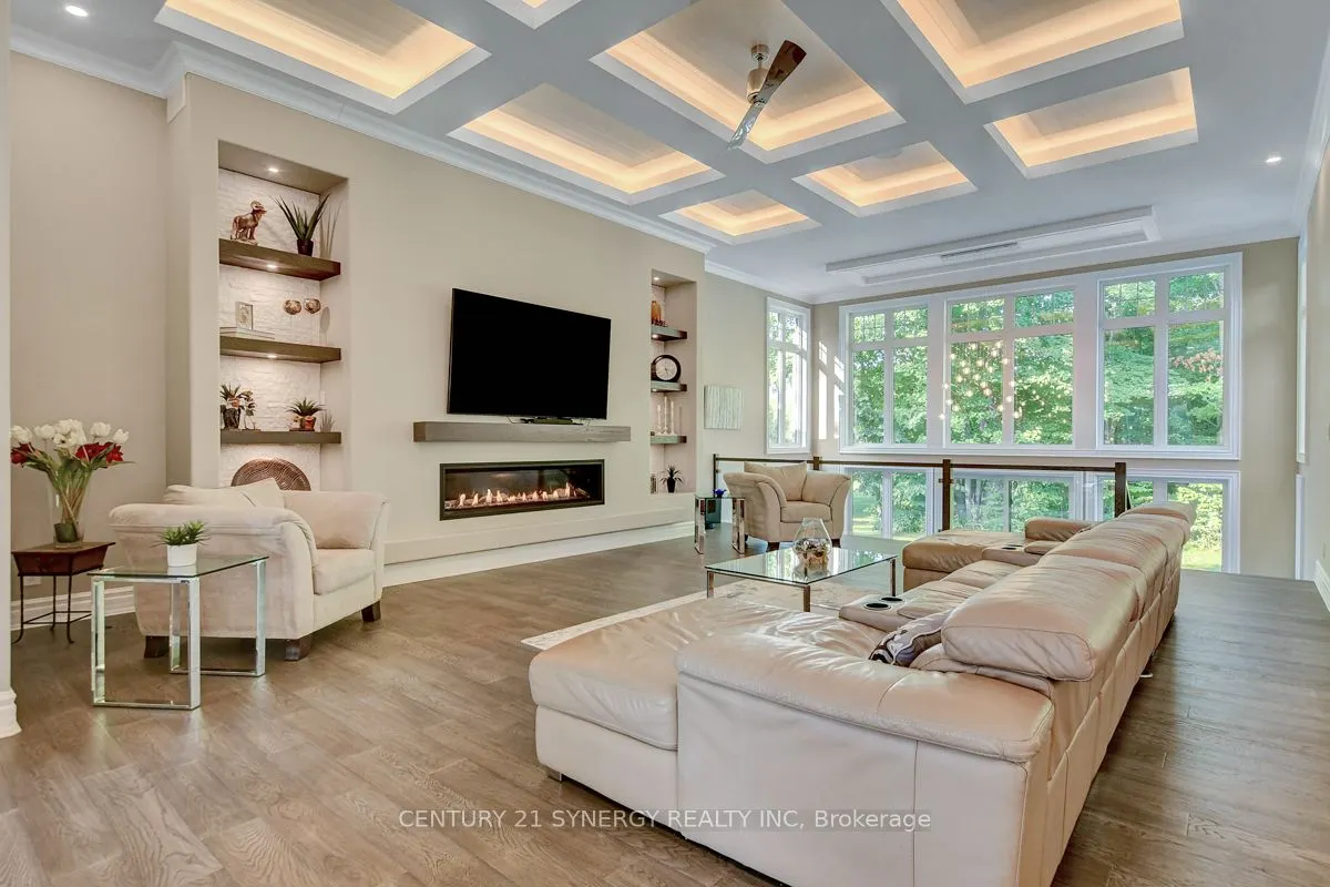 1443 DUCHESS Crescent