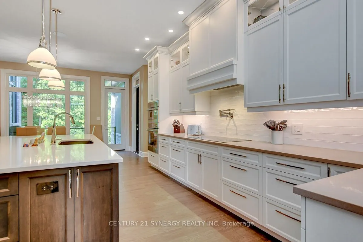 1443 DUCHESS Crescent