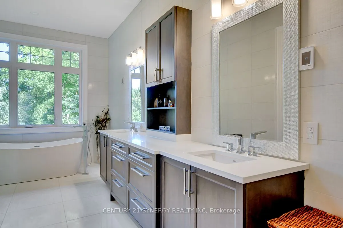 1443 DUCHESS Crescent