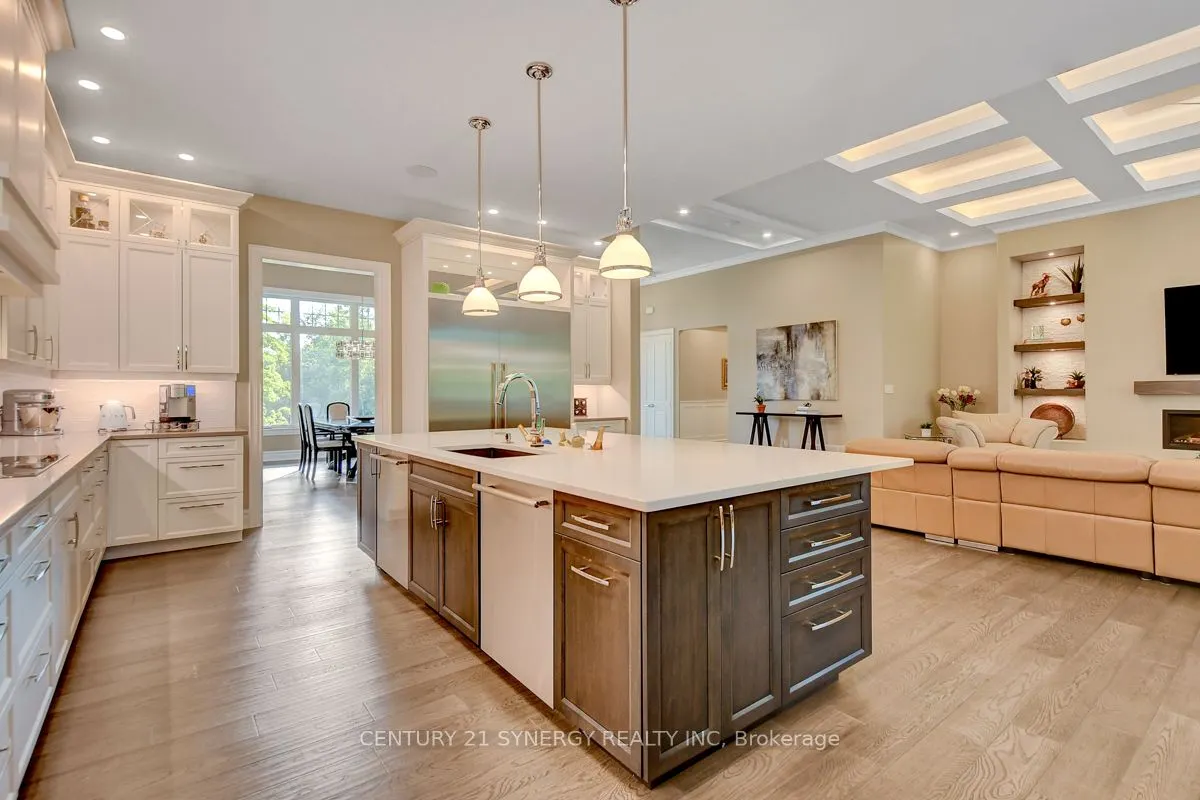 1443 DUCHESS Crescent