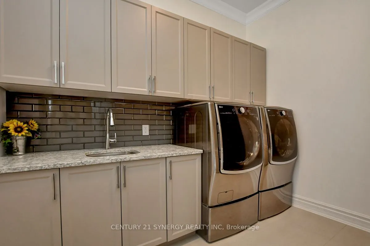 1443 DUCHESS Crescent