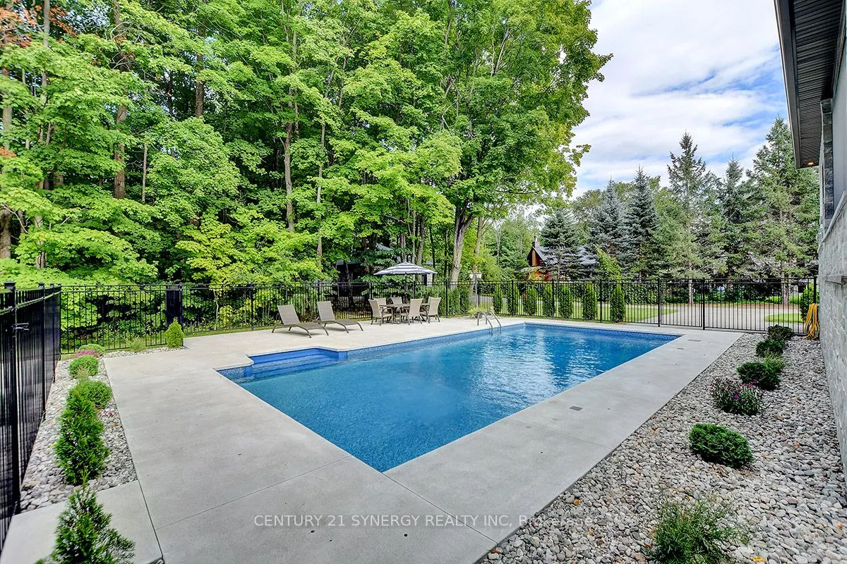 1443 DUCHESS Crescent