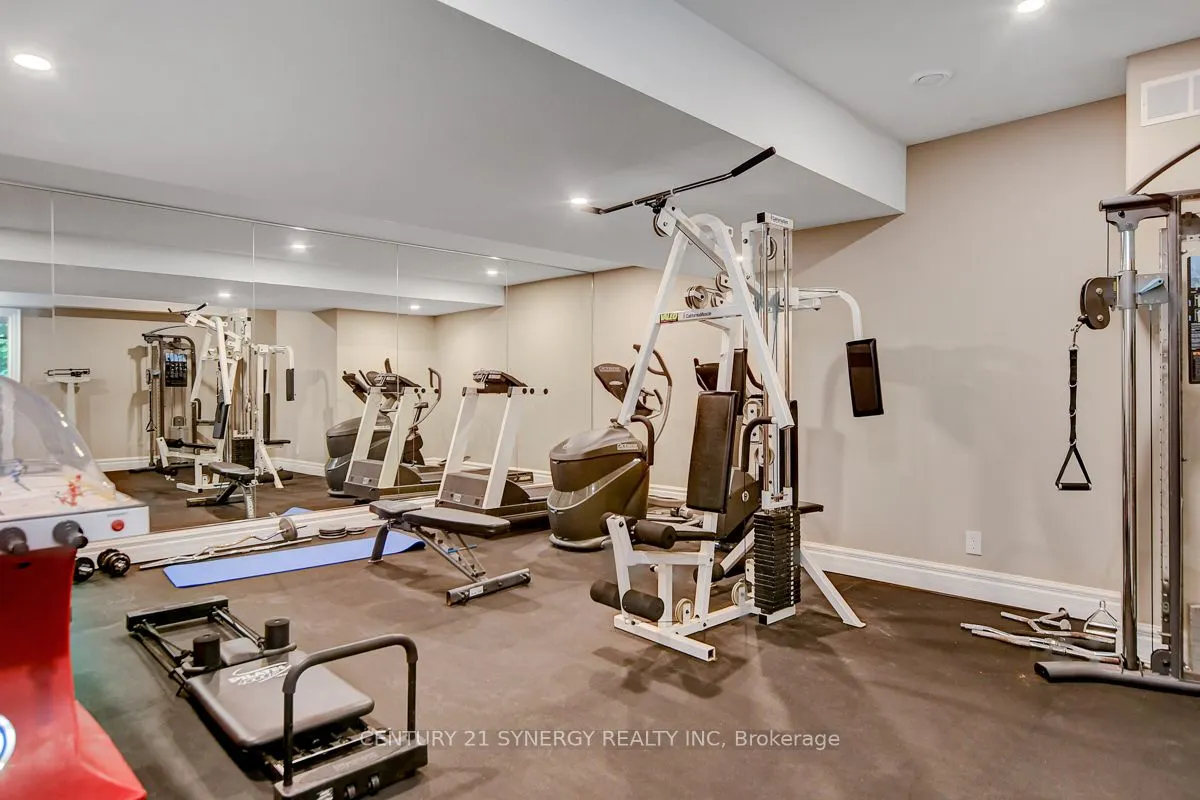 1443 DUCHESS Crescent