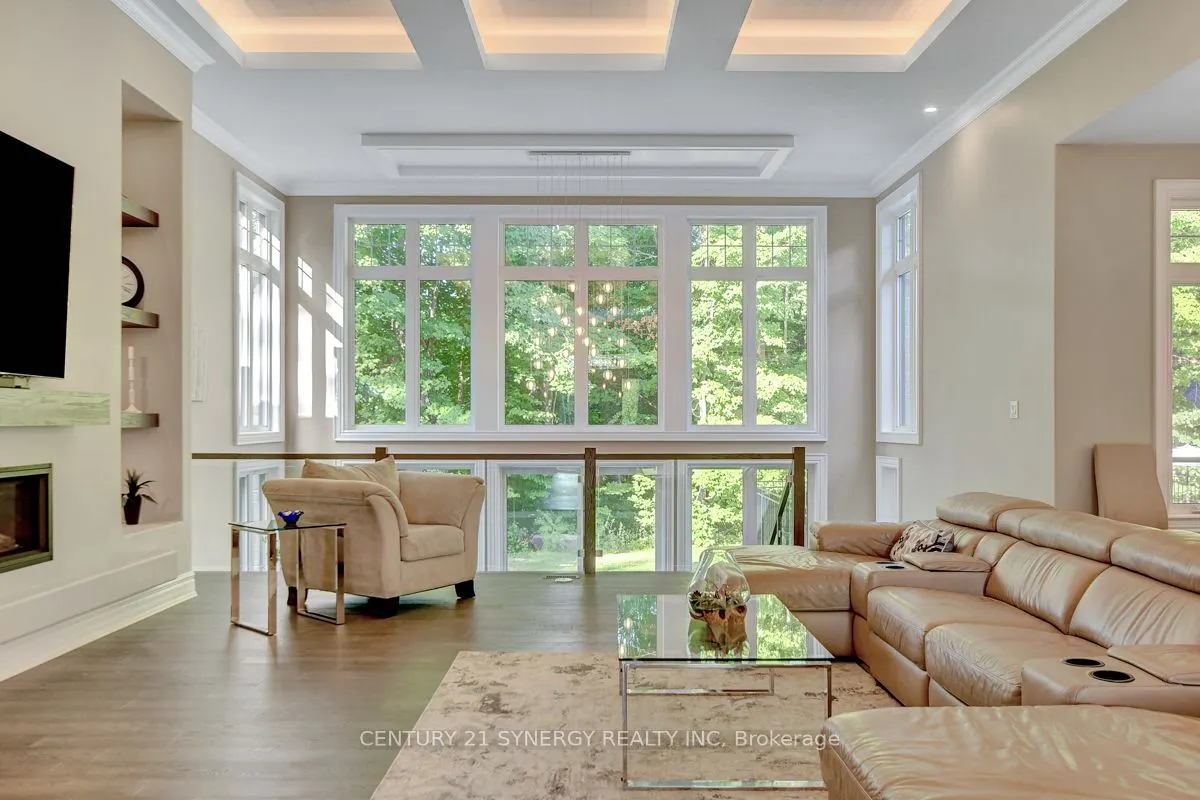 1443 DUCHESS Crescent