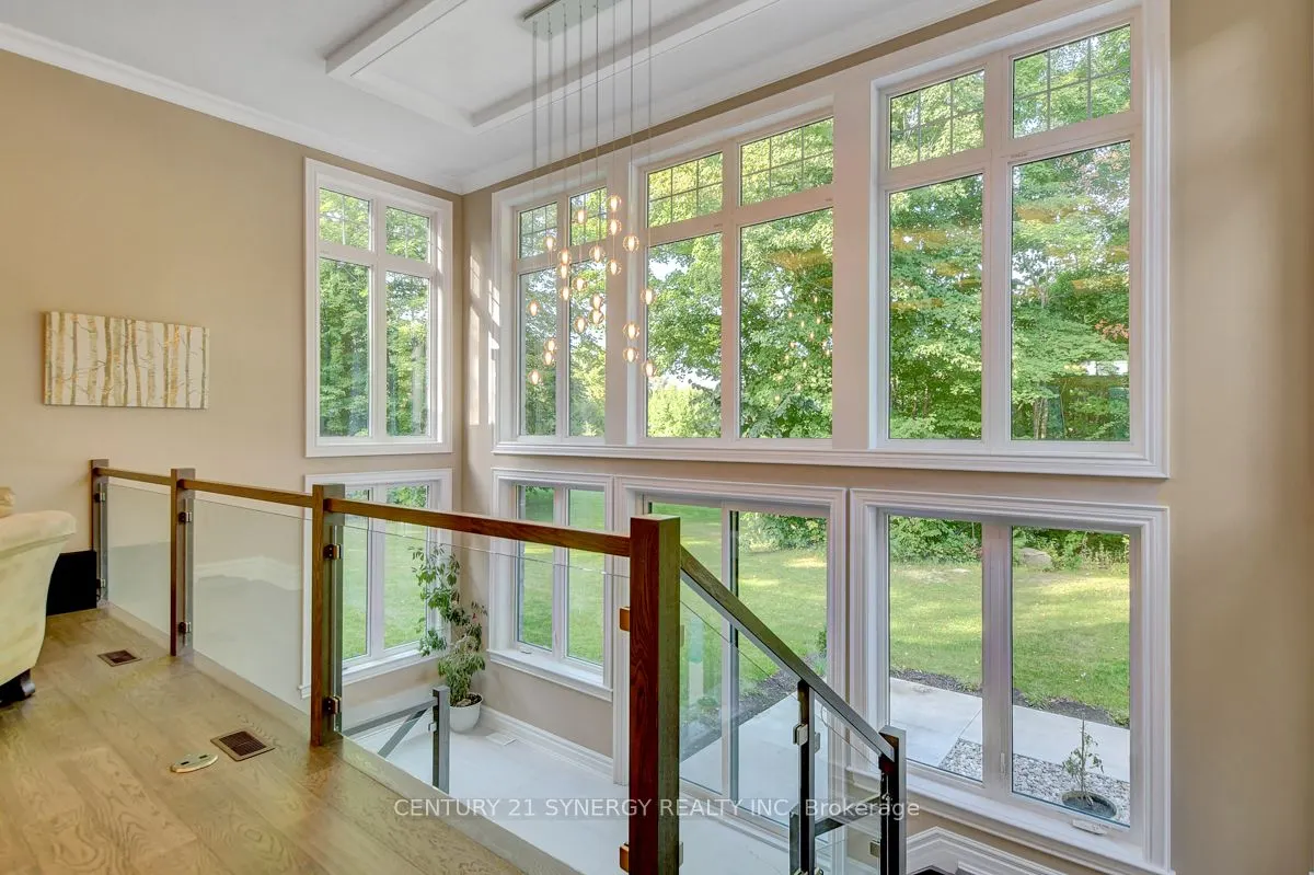 1443 DUCHESS Crescent