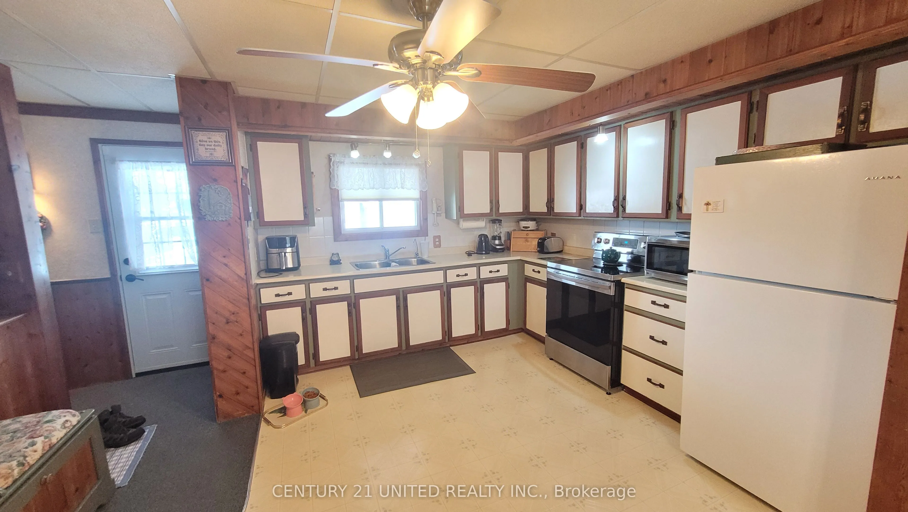 1032 HWY 7 Road