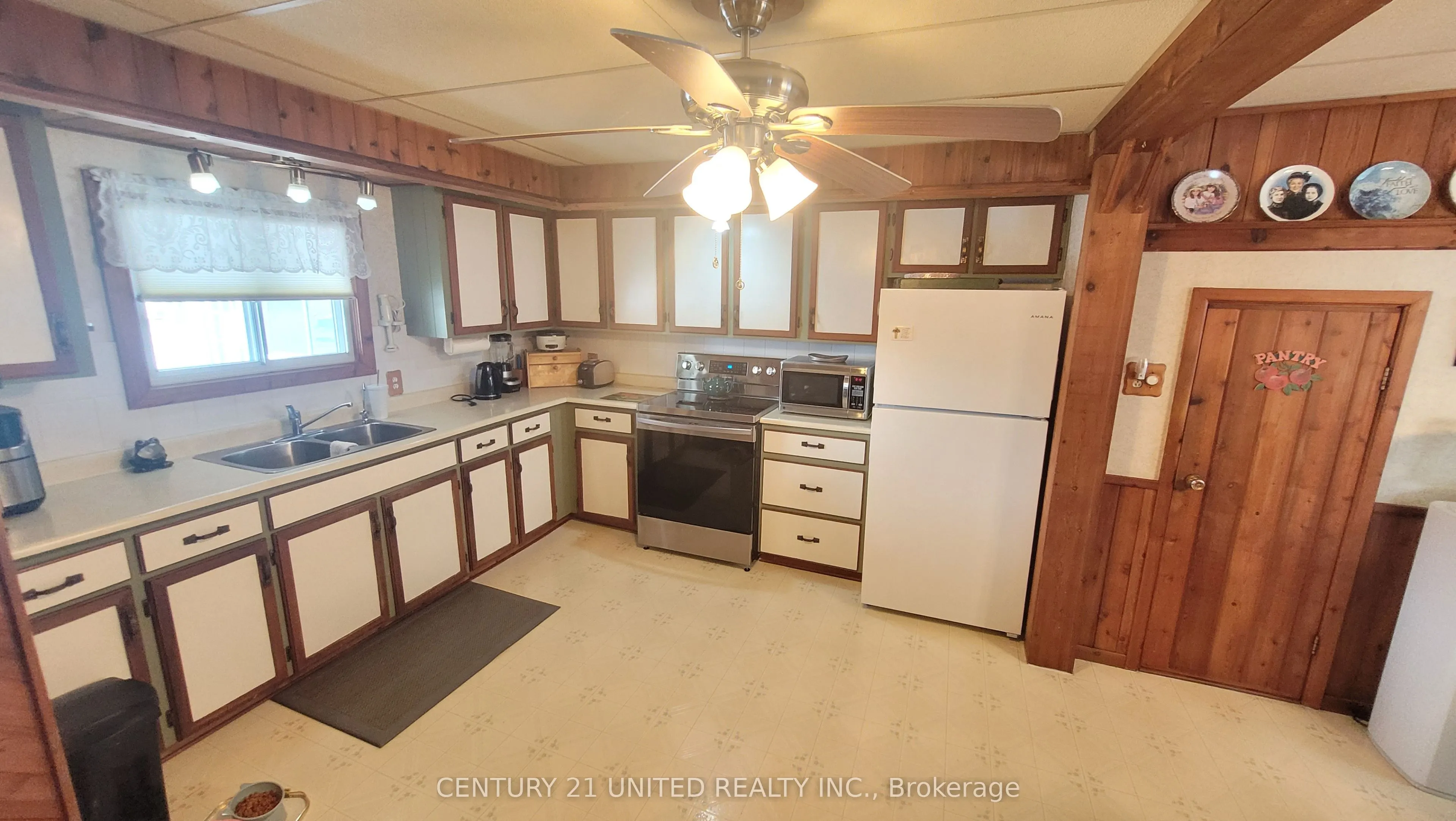 1032 HWY 7 Road