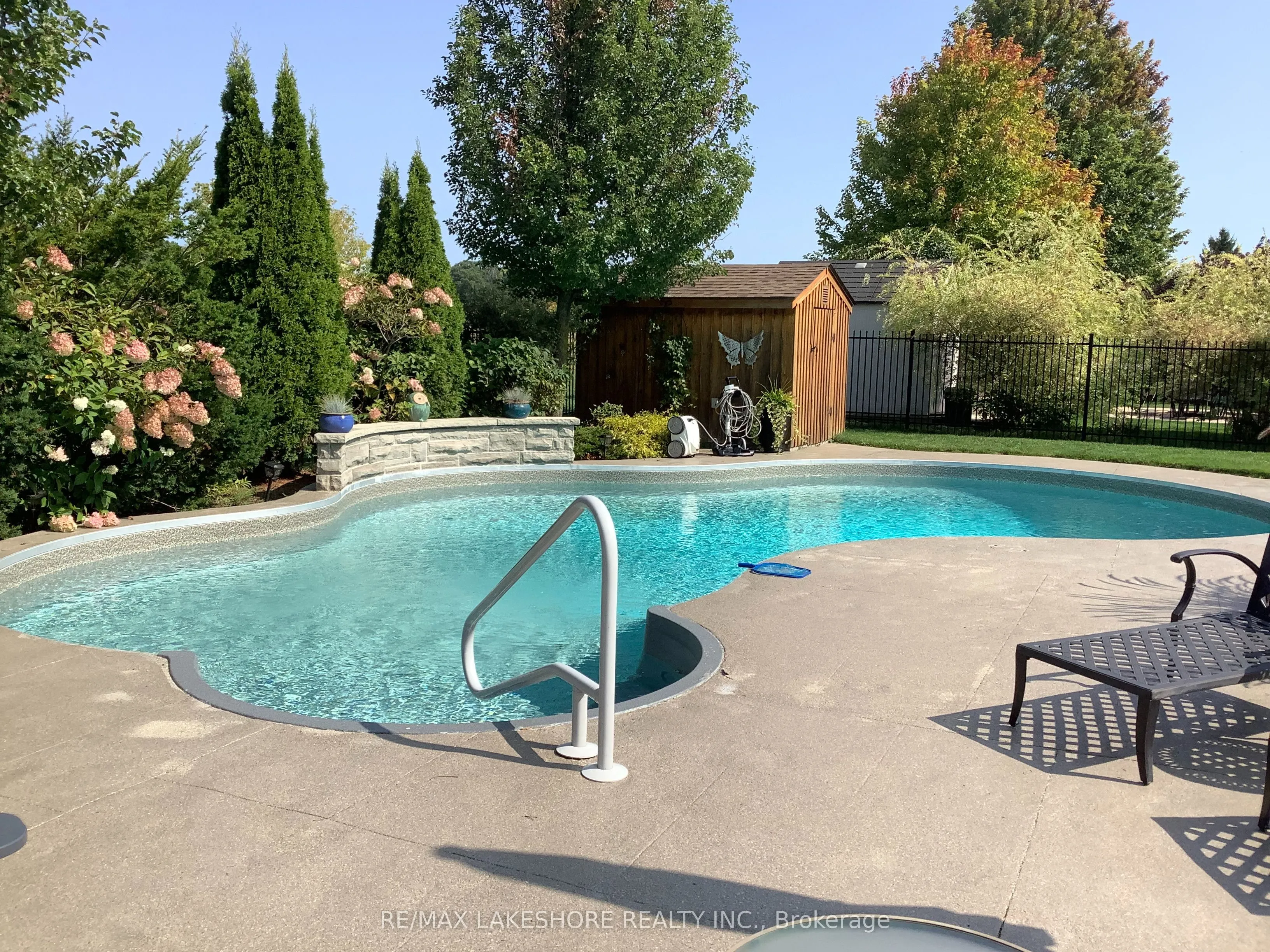 416 Lakeshore Road