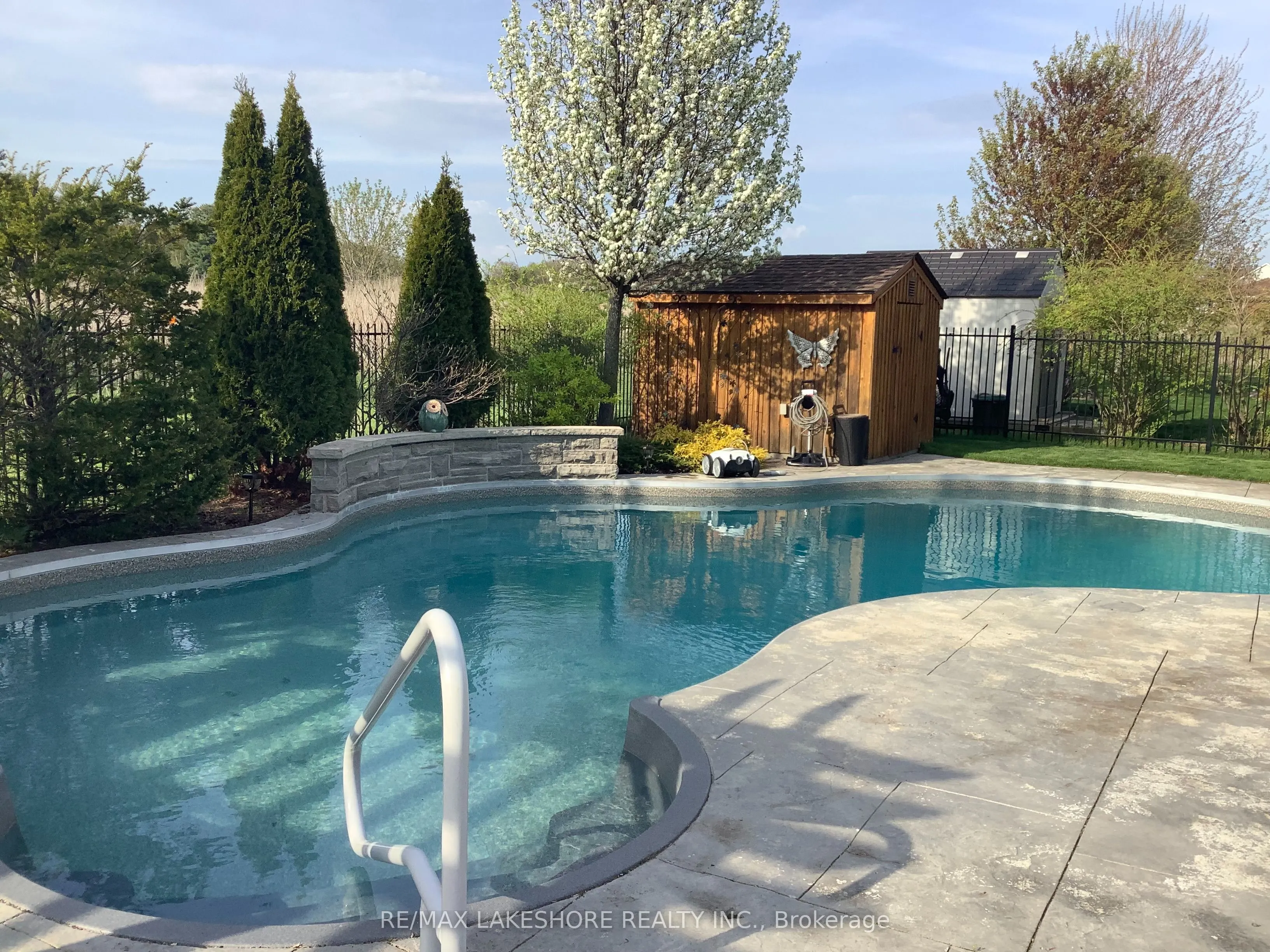 416 Lakeshore Road