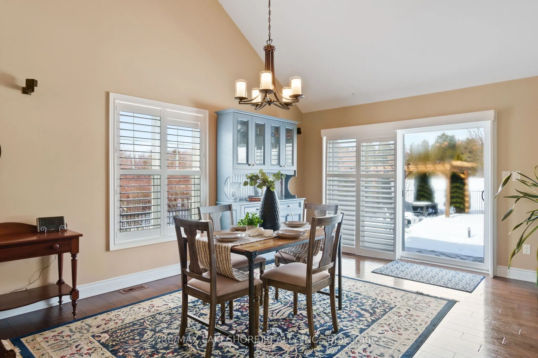 416 Lakeshore Road