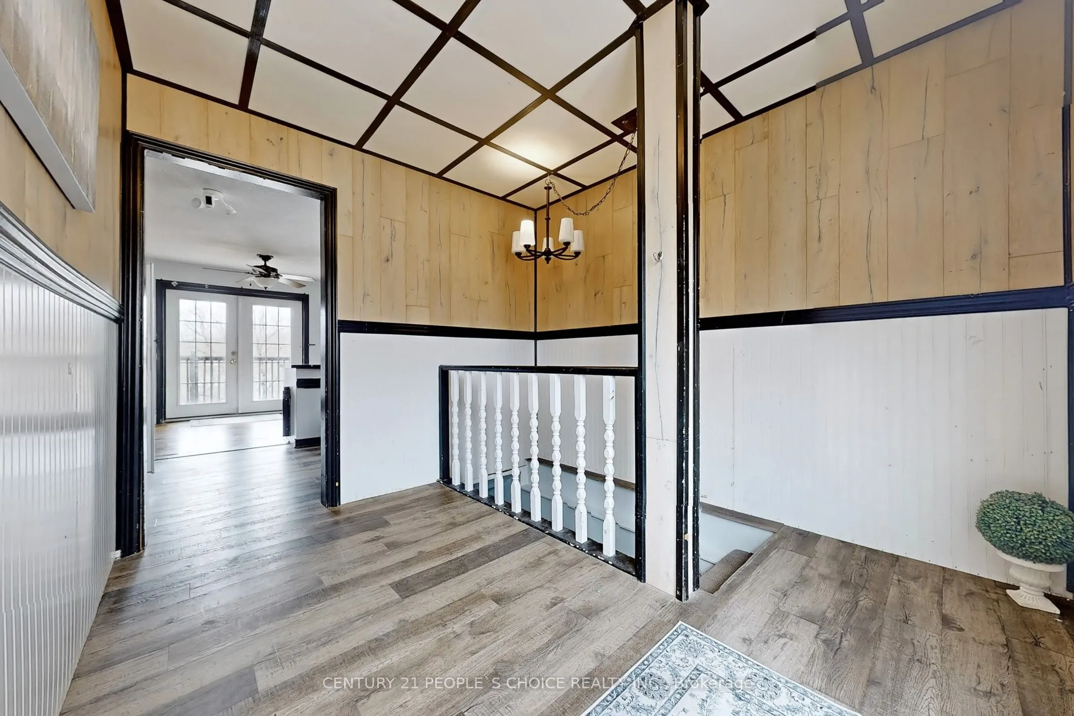 156 Main Street W
