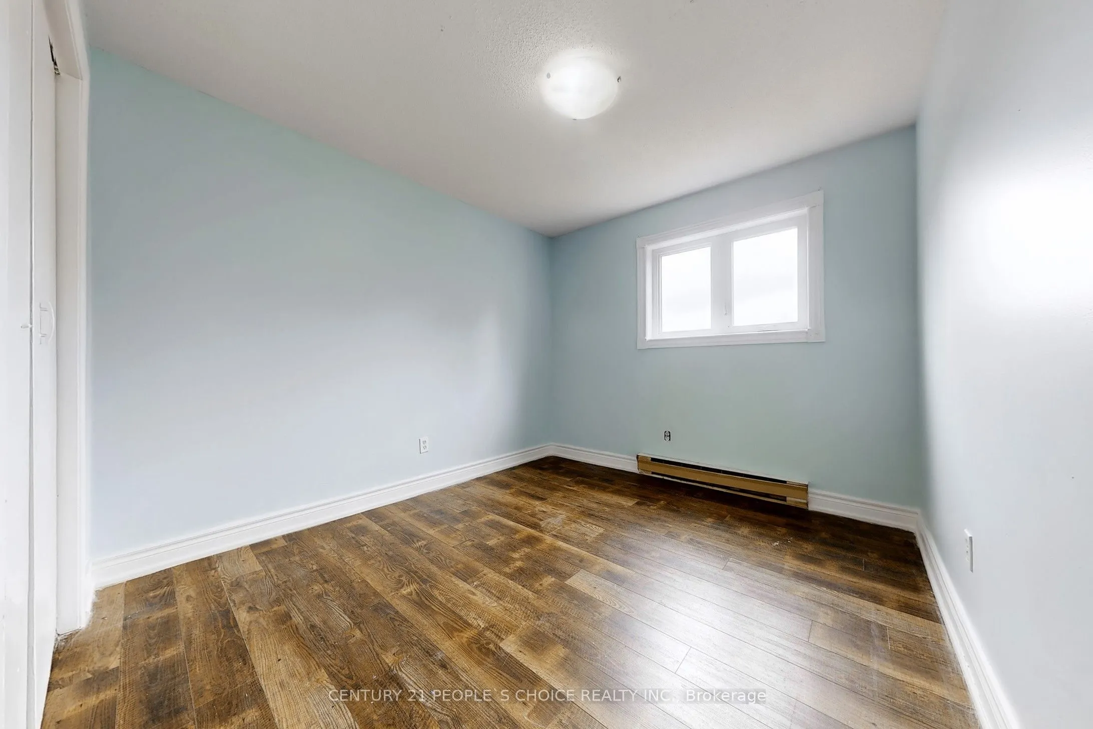 156 Main Street W