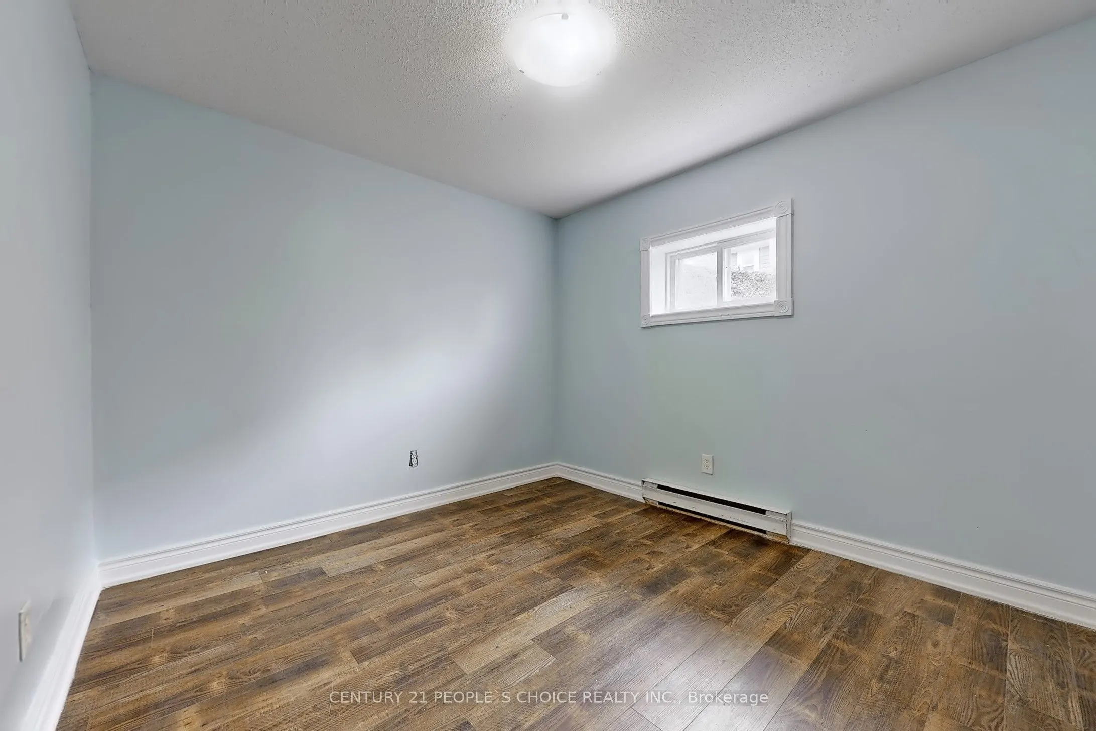 156 Main Street W
