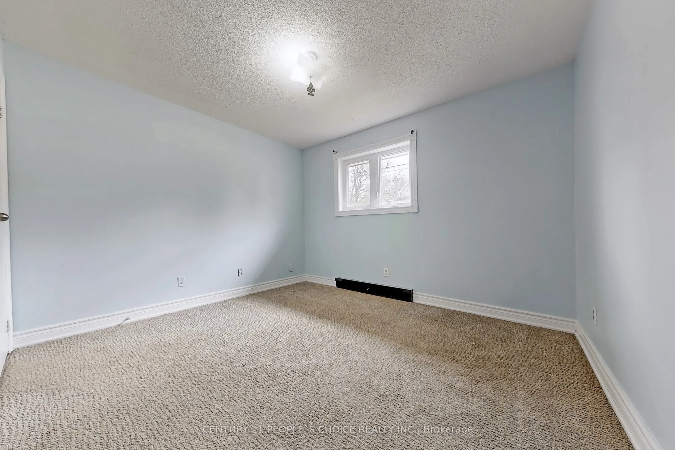 156 Main Street W