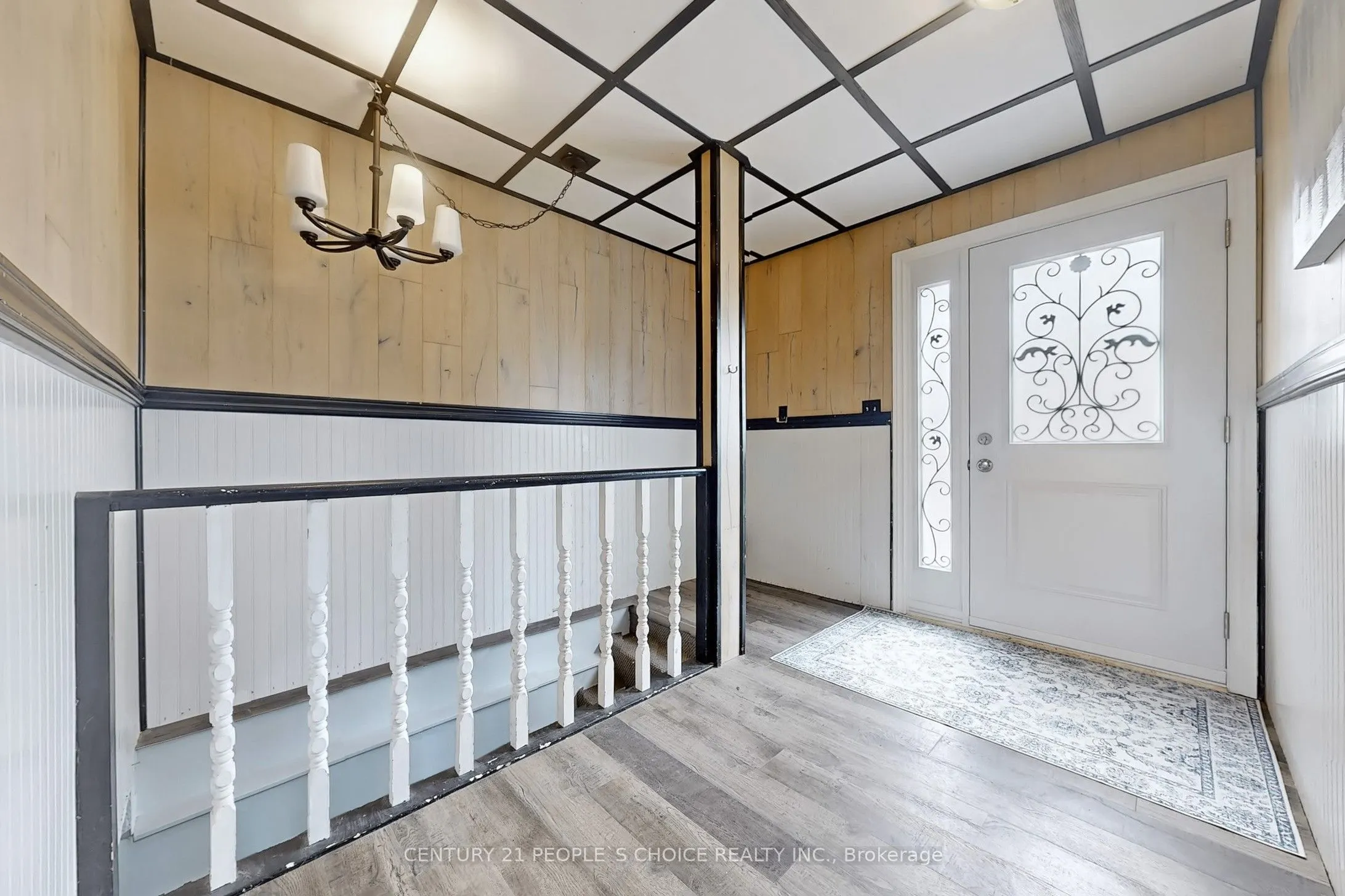156 Main Street W
