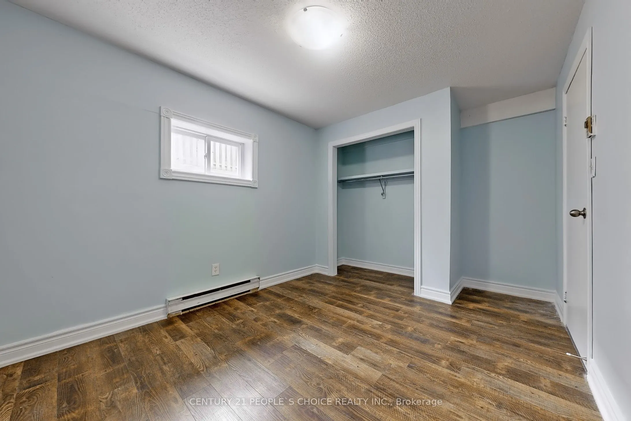 156 Main Street W