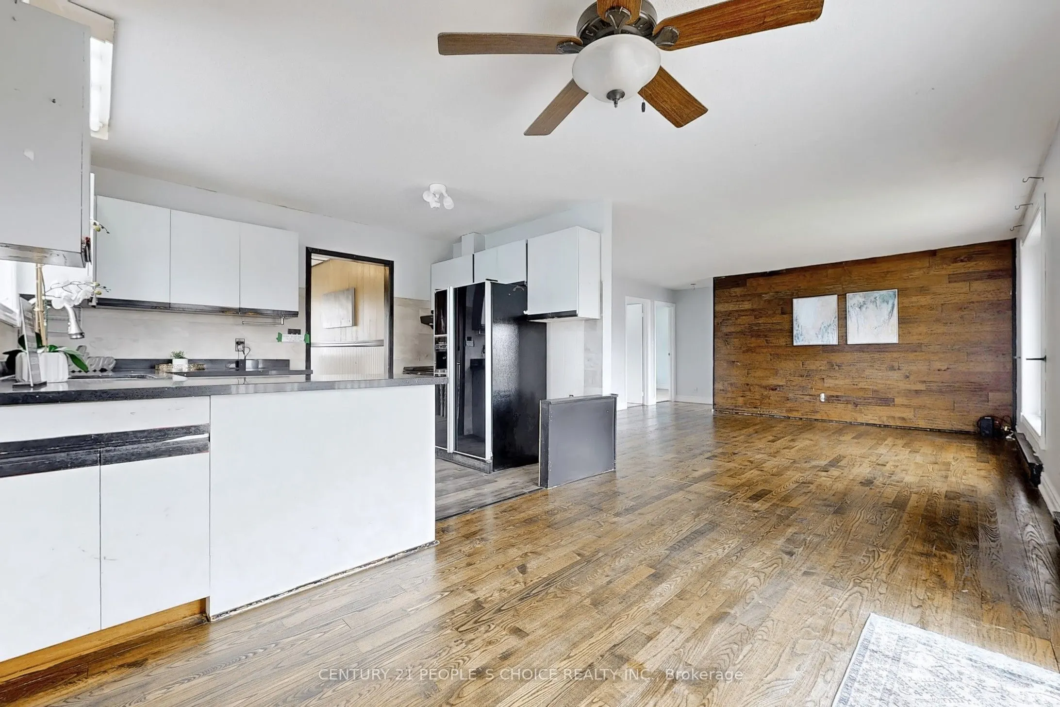 156 Main Street W
