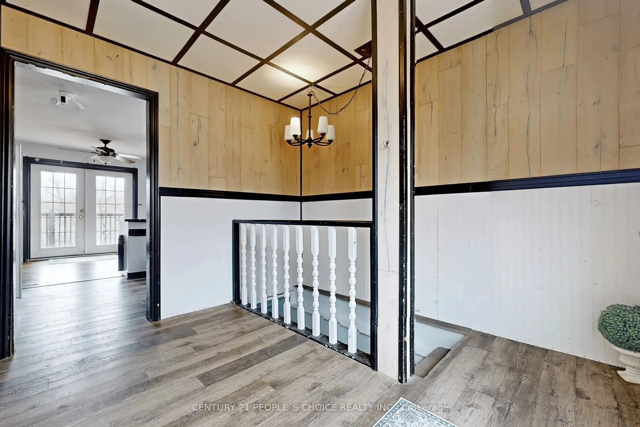 156 Main Street W