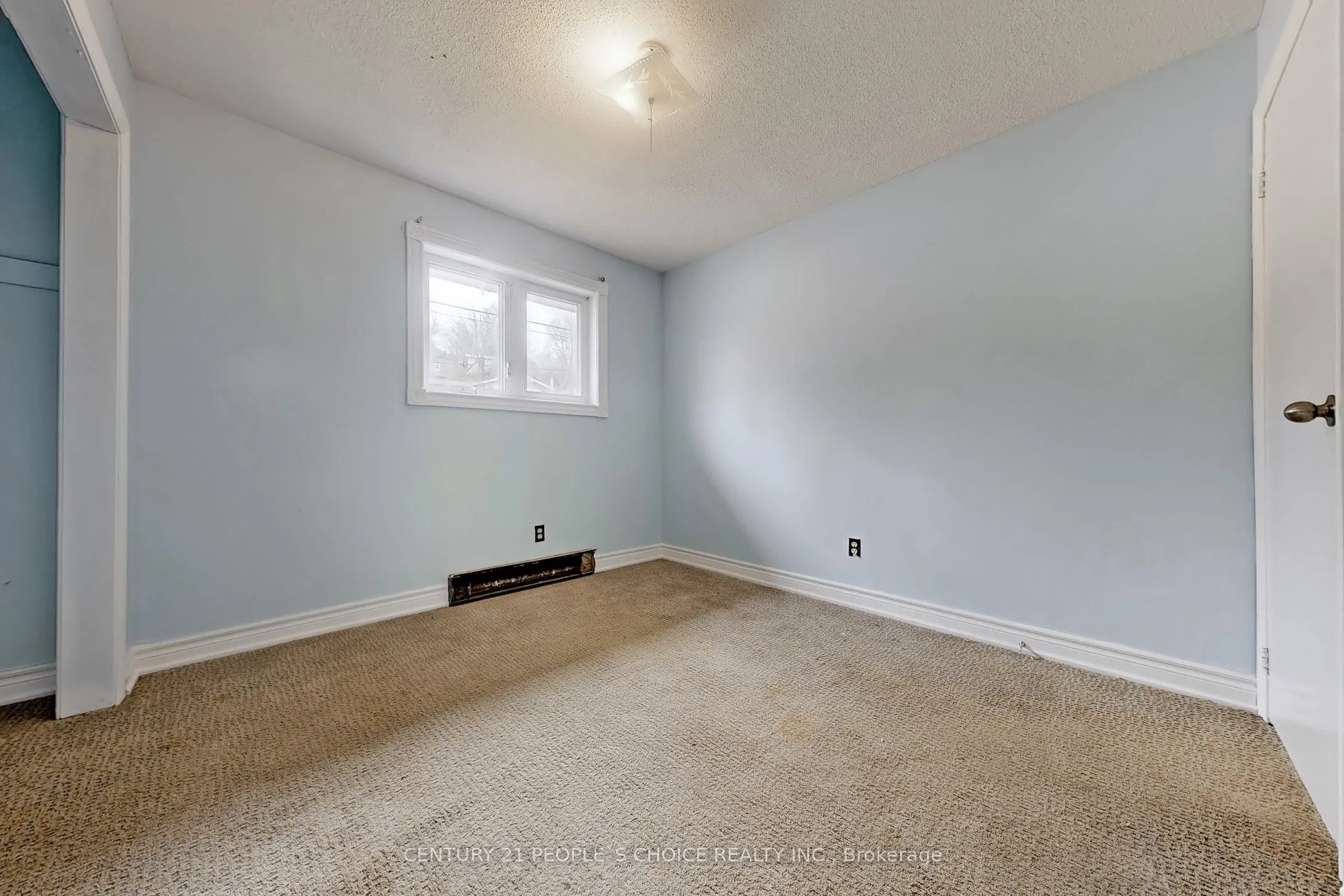 156 Main Street W