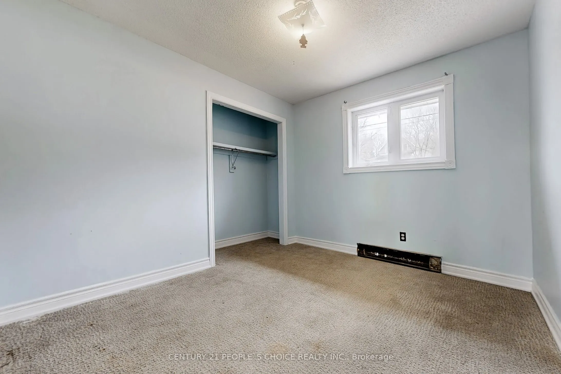 156 Main Street W