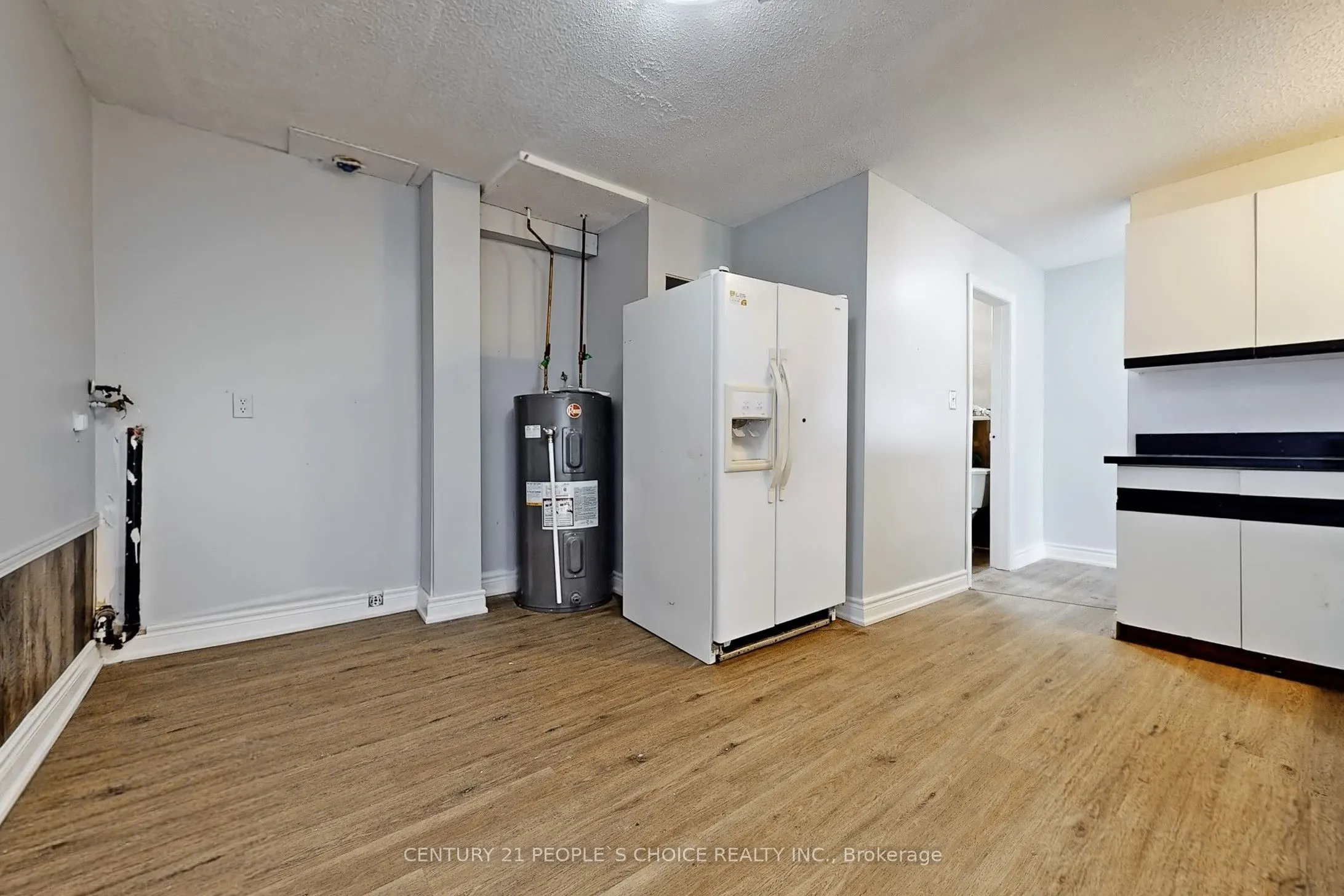 156 Main Street W