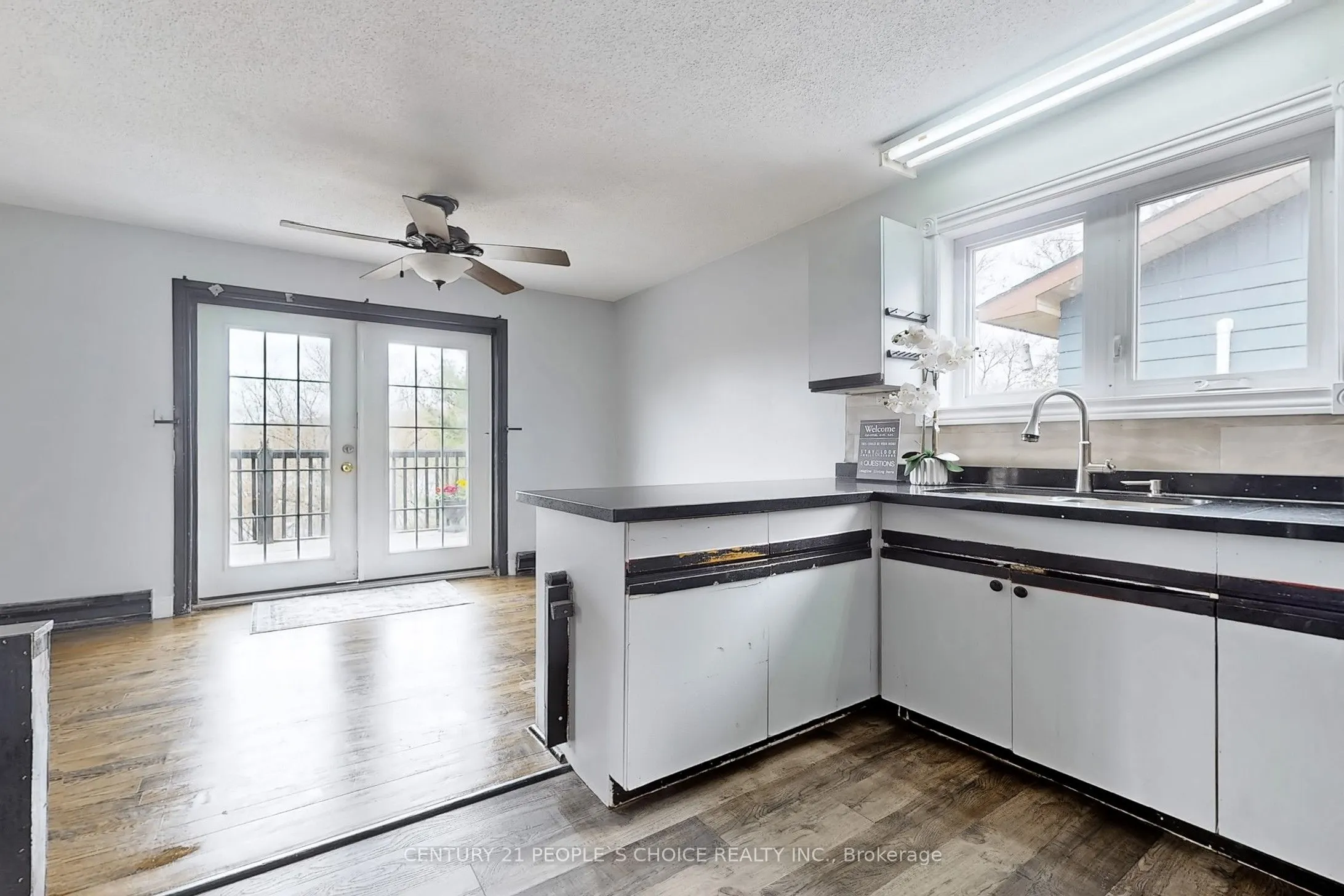 156 Main Street W