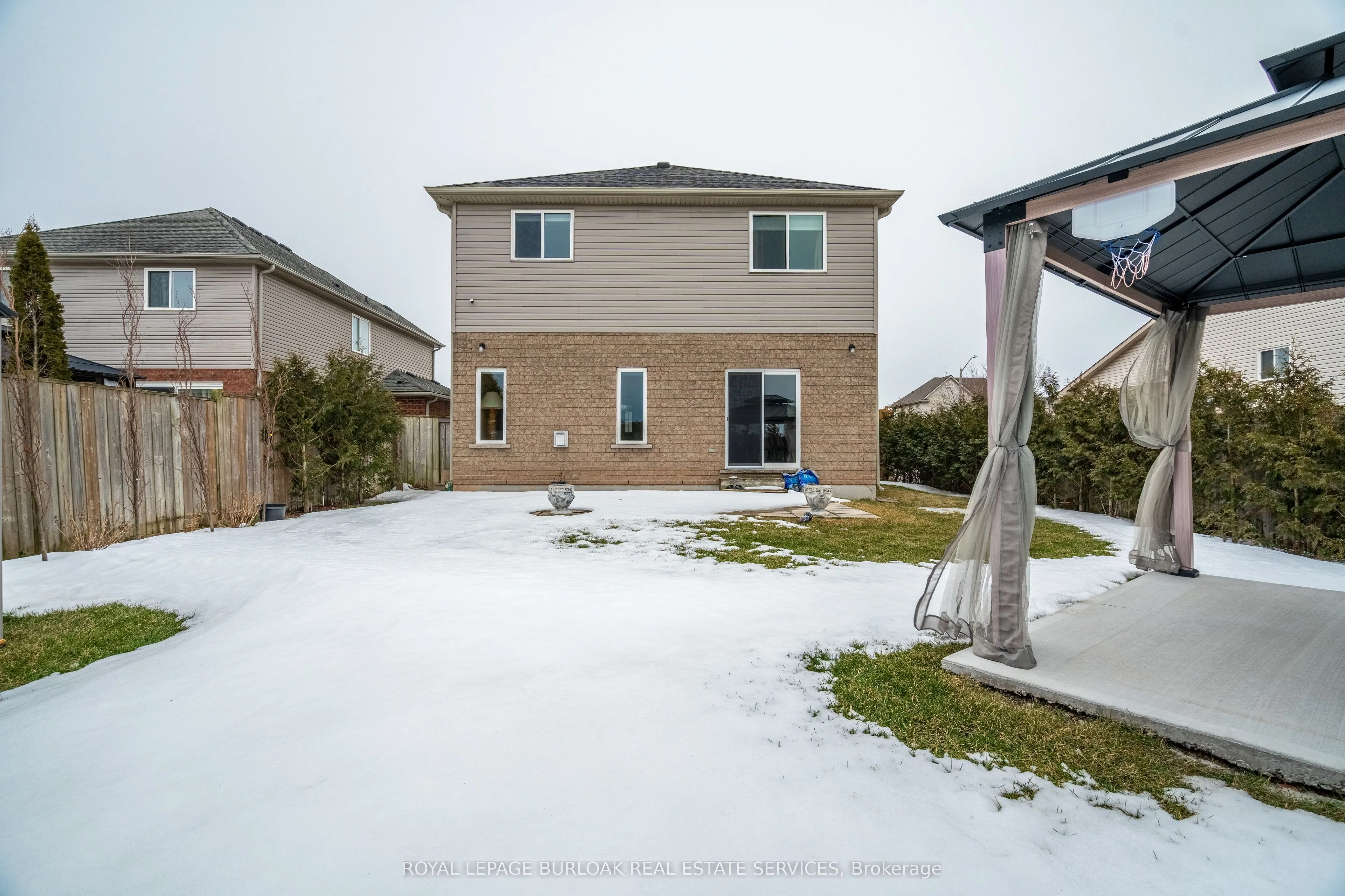 8383 Heikoop Crescent