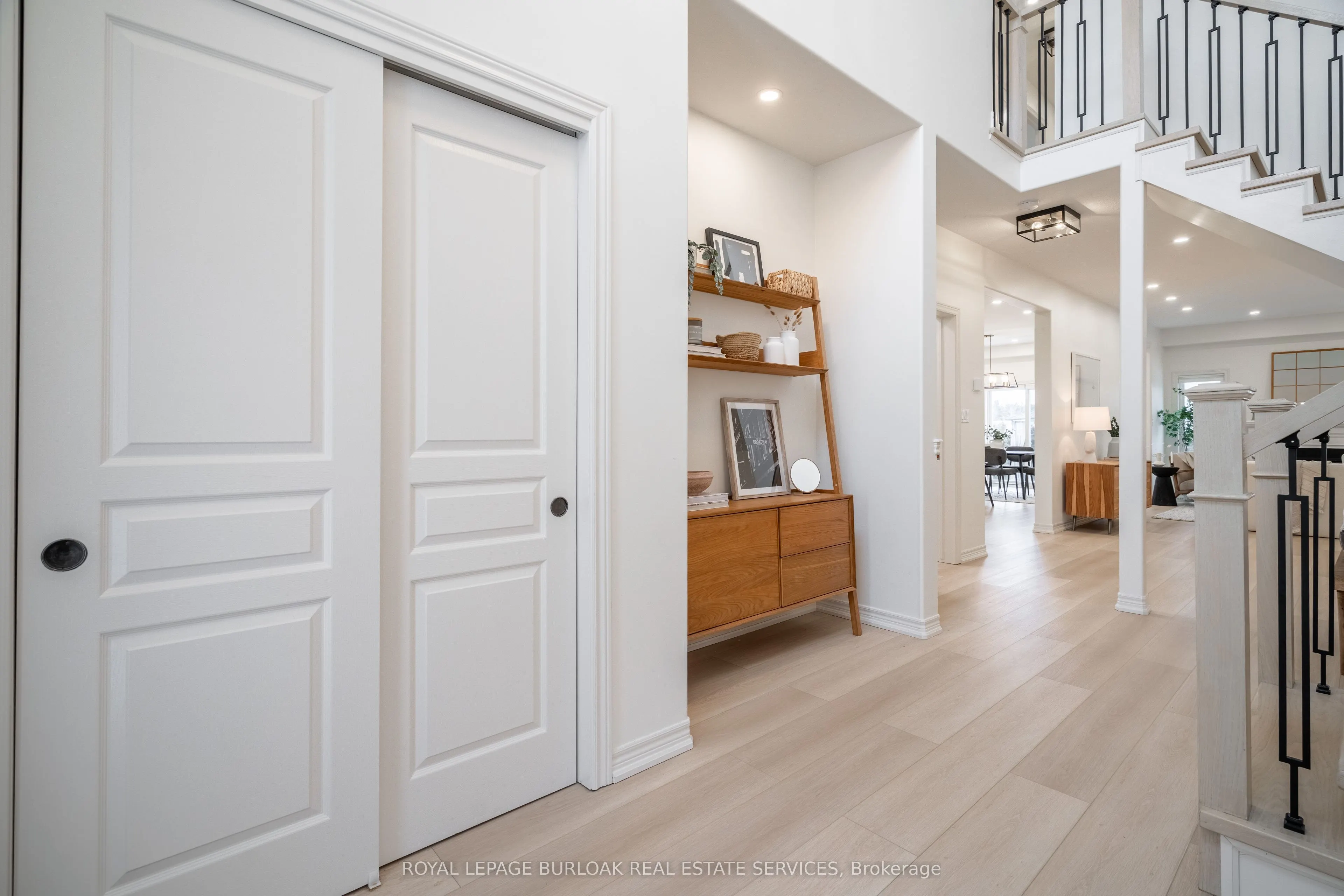 8383 Heikoop Crescent