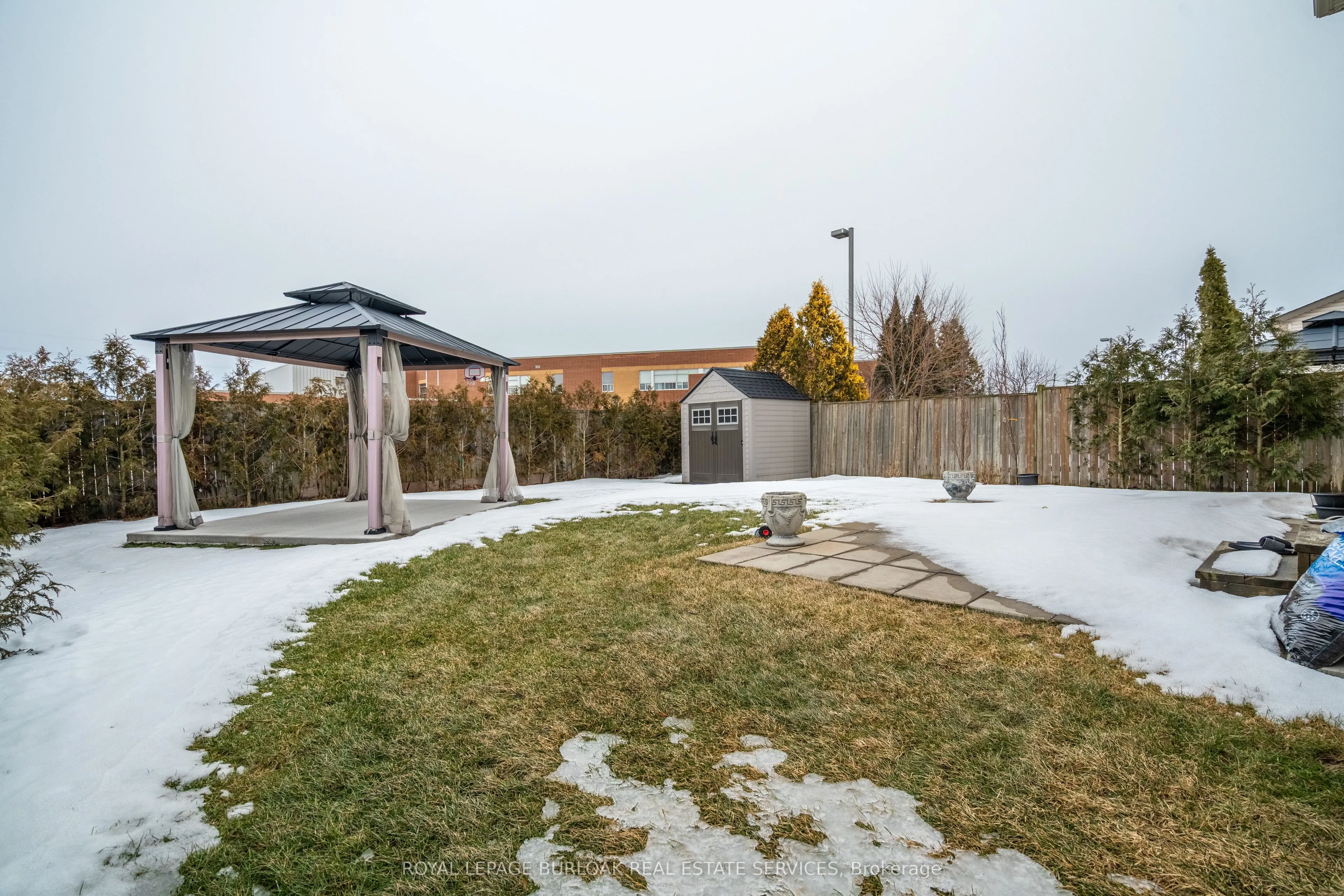 8383 Heikoop Crescent