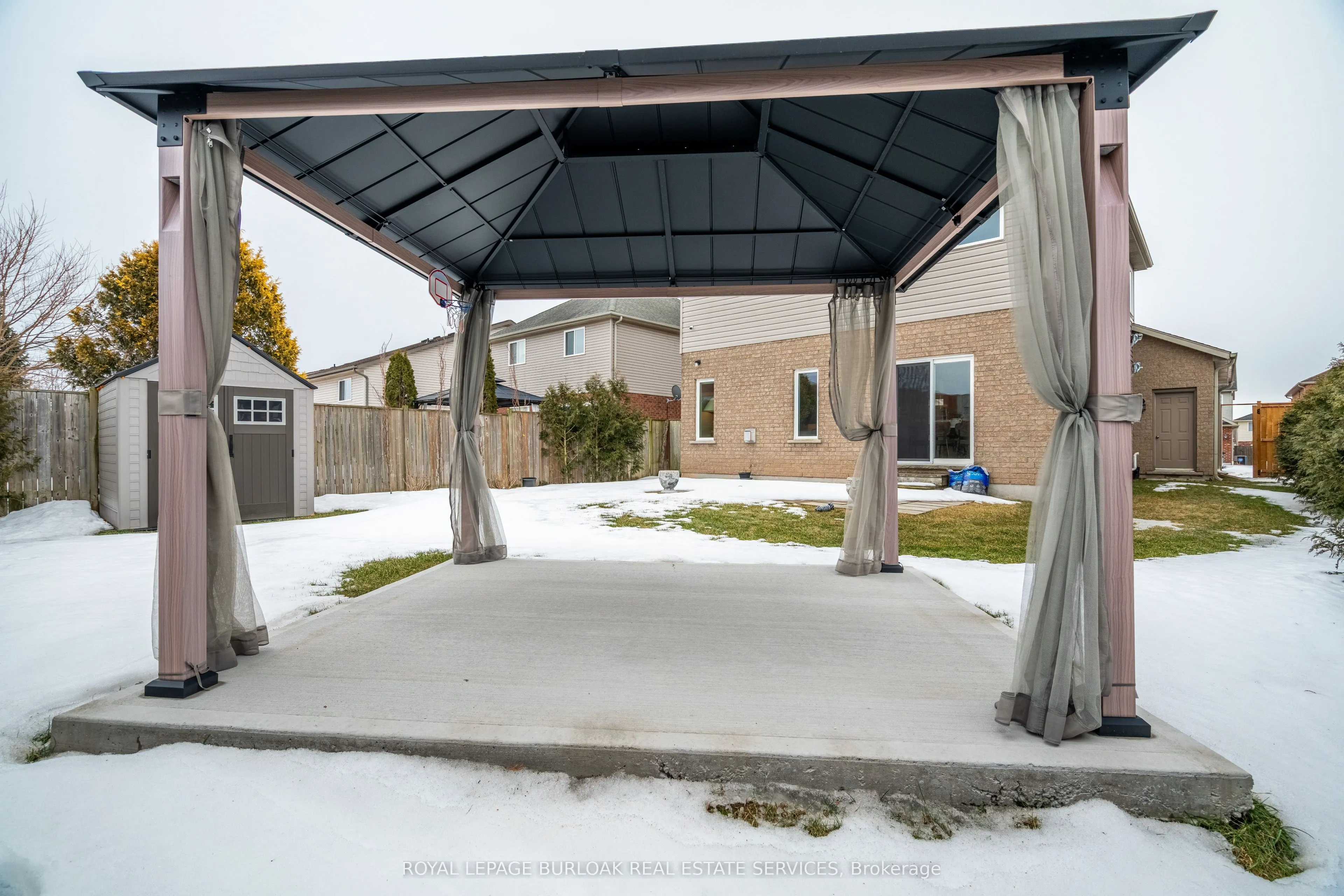 8383 Heikoop Crescent