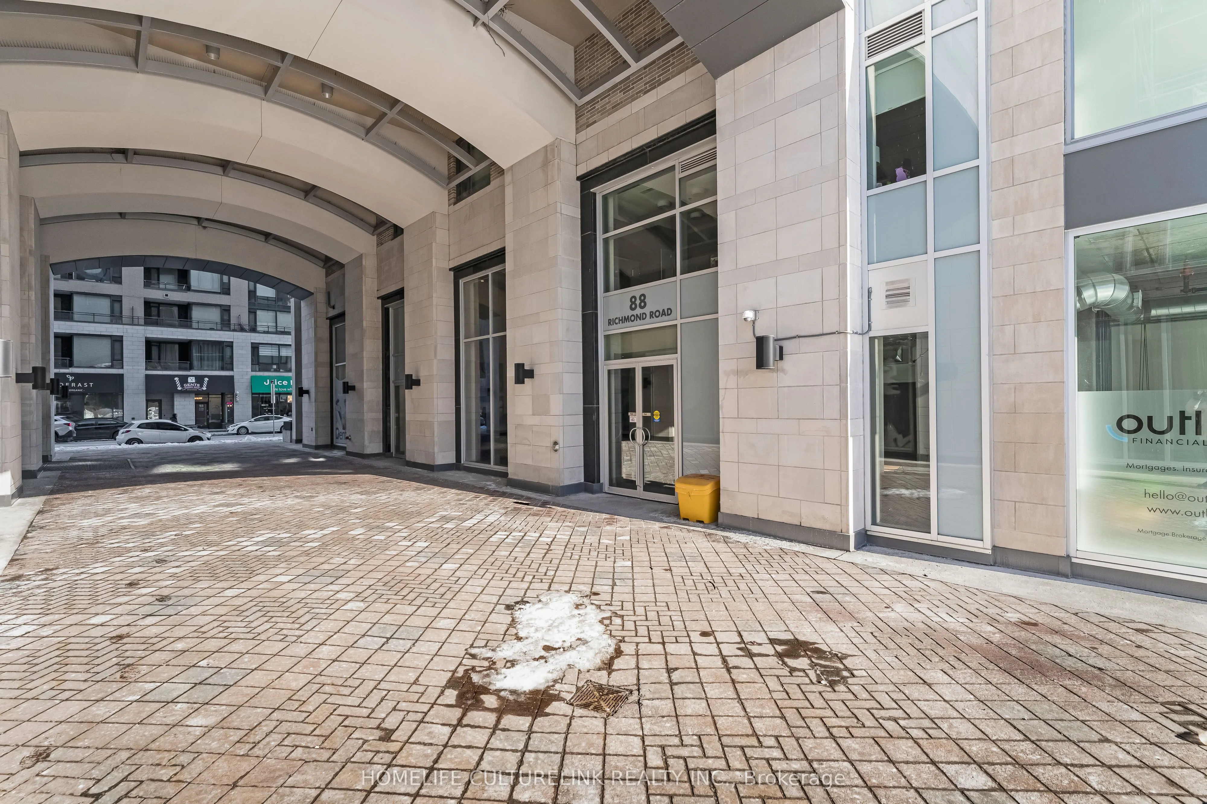 88 Richmond Road, #512