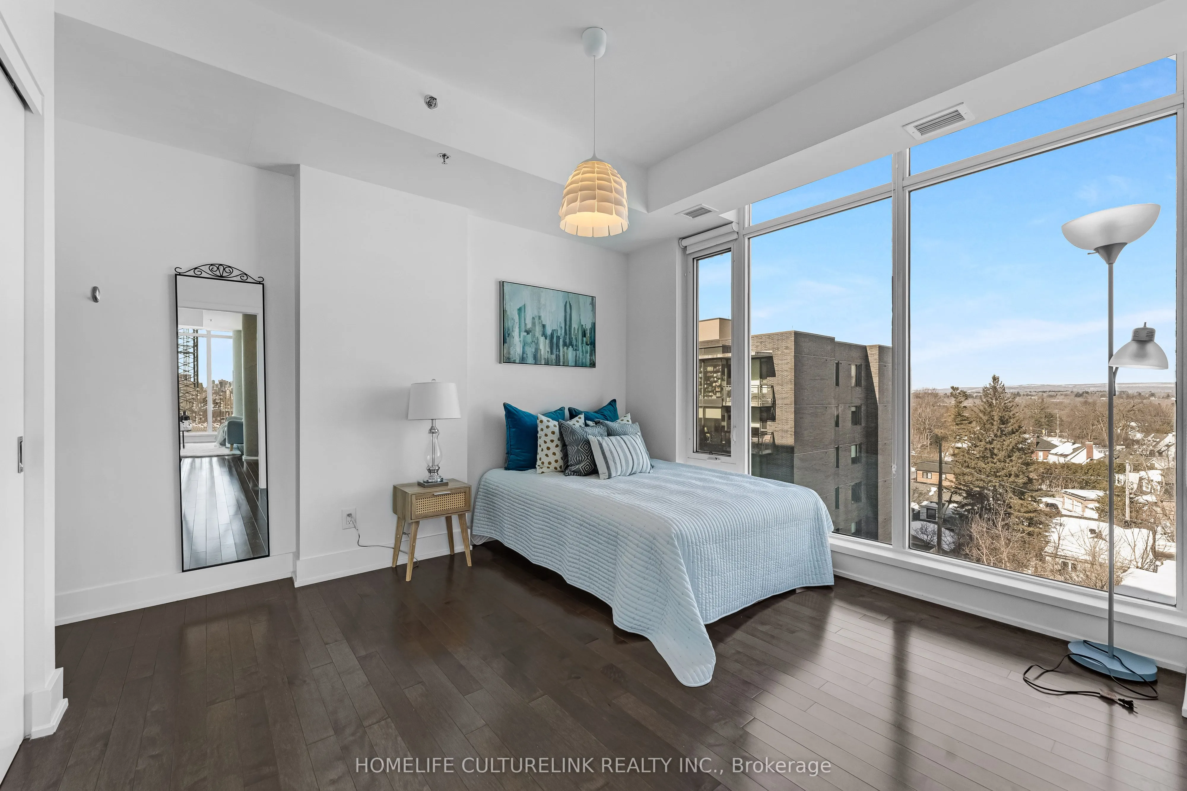 88 Richmond Road, #512