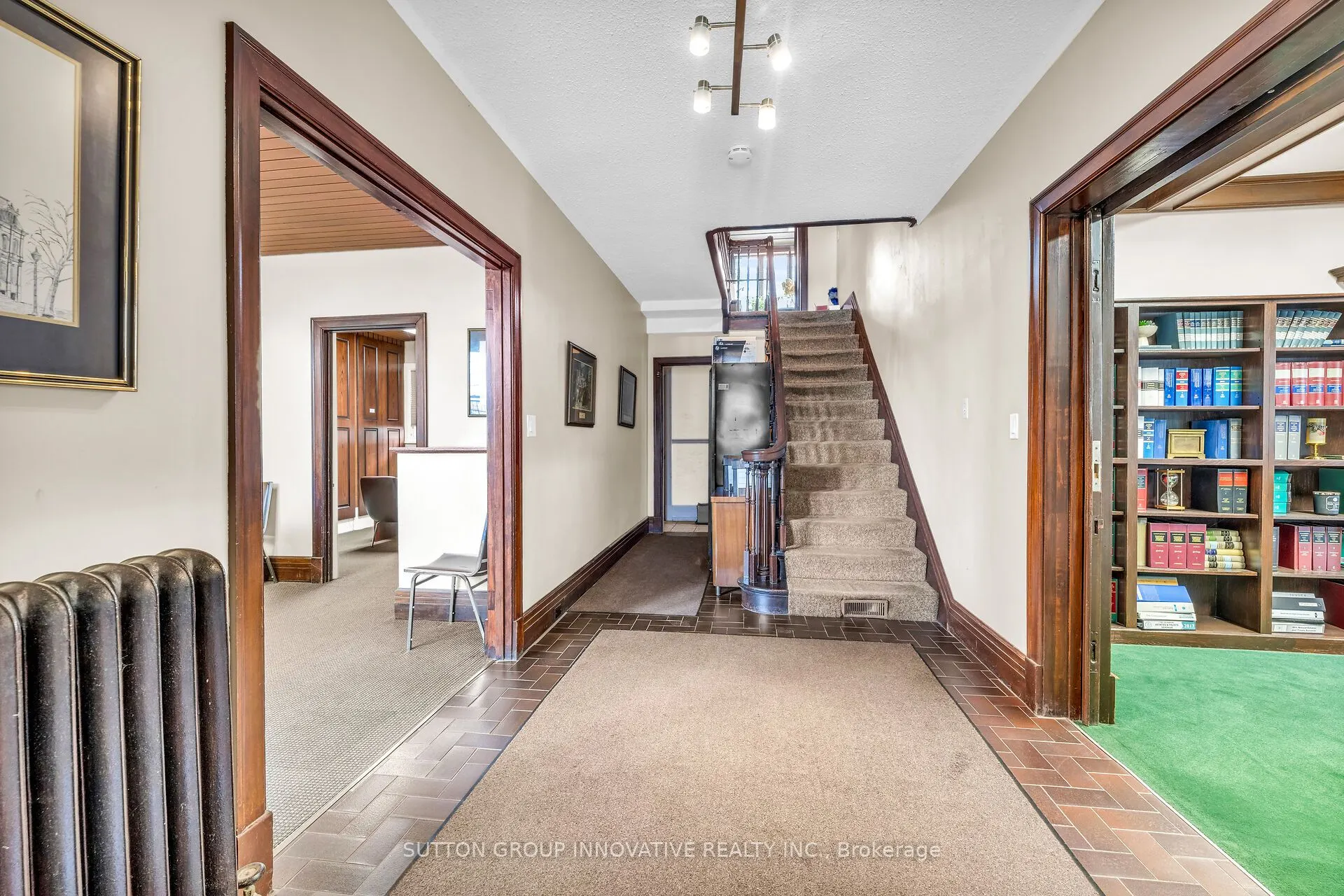 414 Main Street E