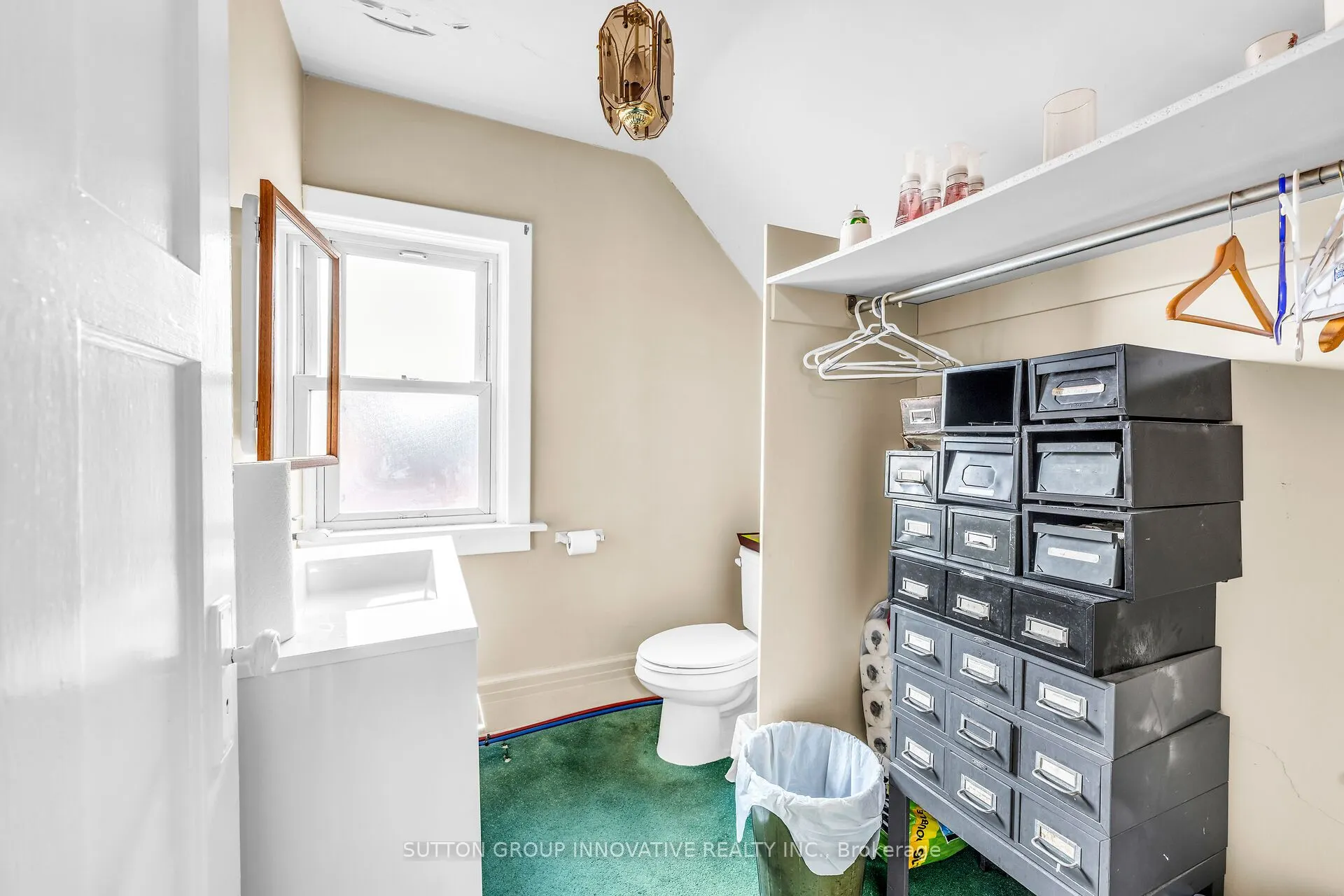 414 Main Street E