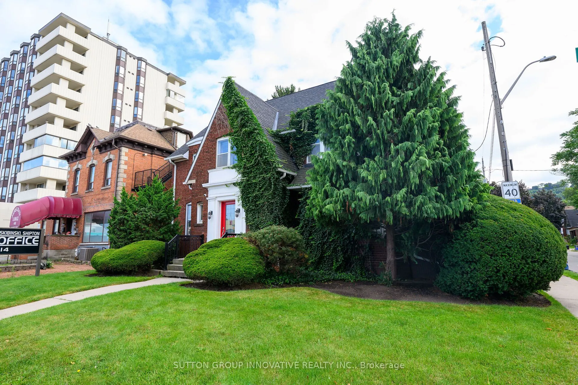 414 Main Street E
