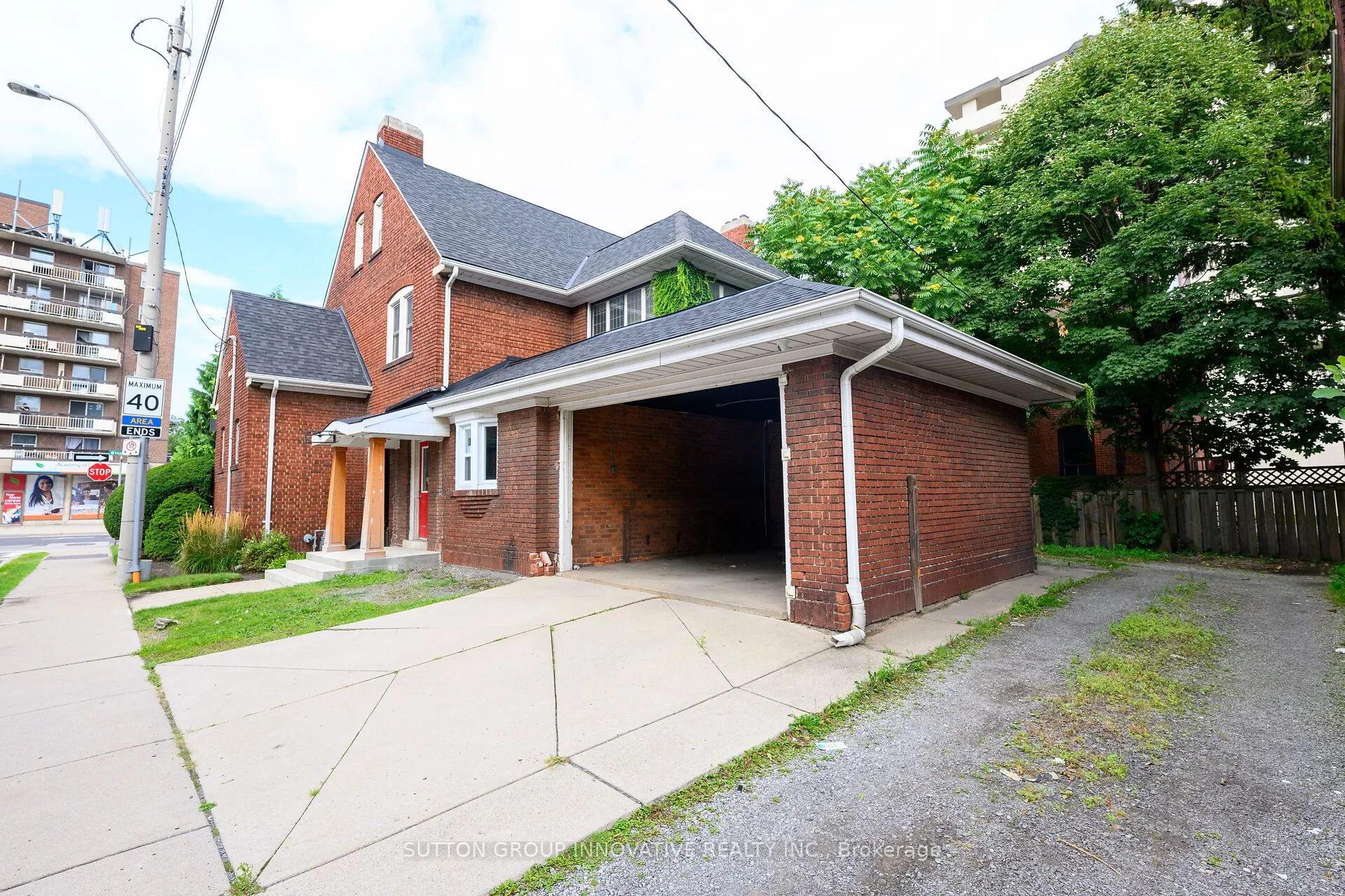 414 Main Street E