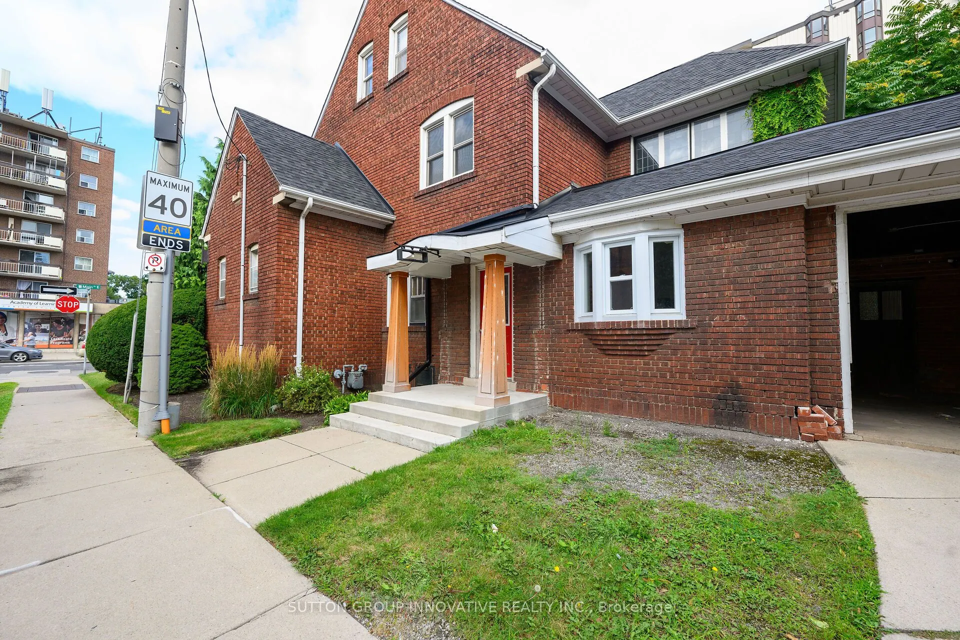 414 Main Street E