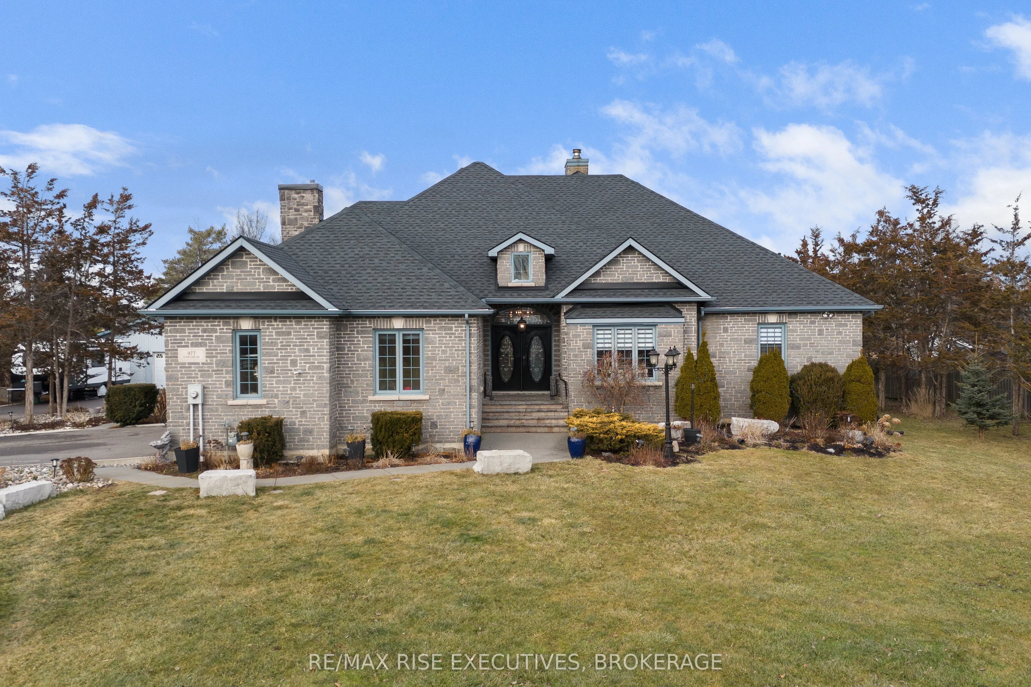 977 Sunnyside Road