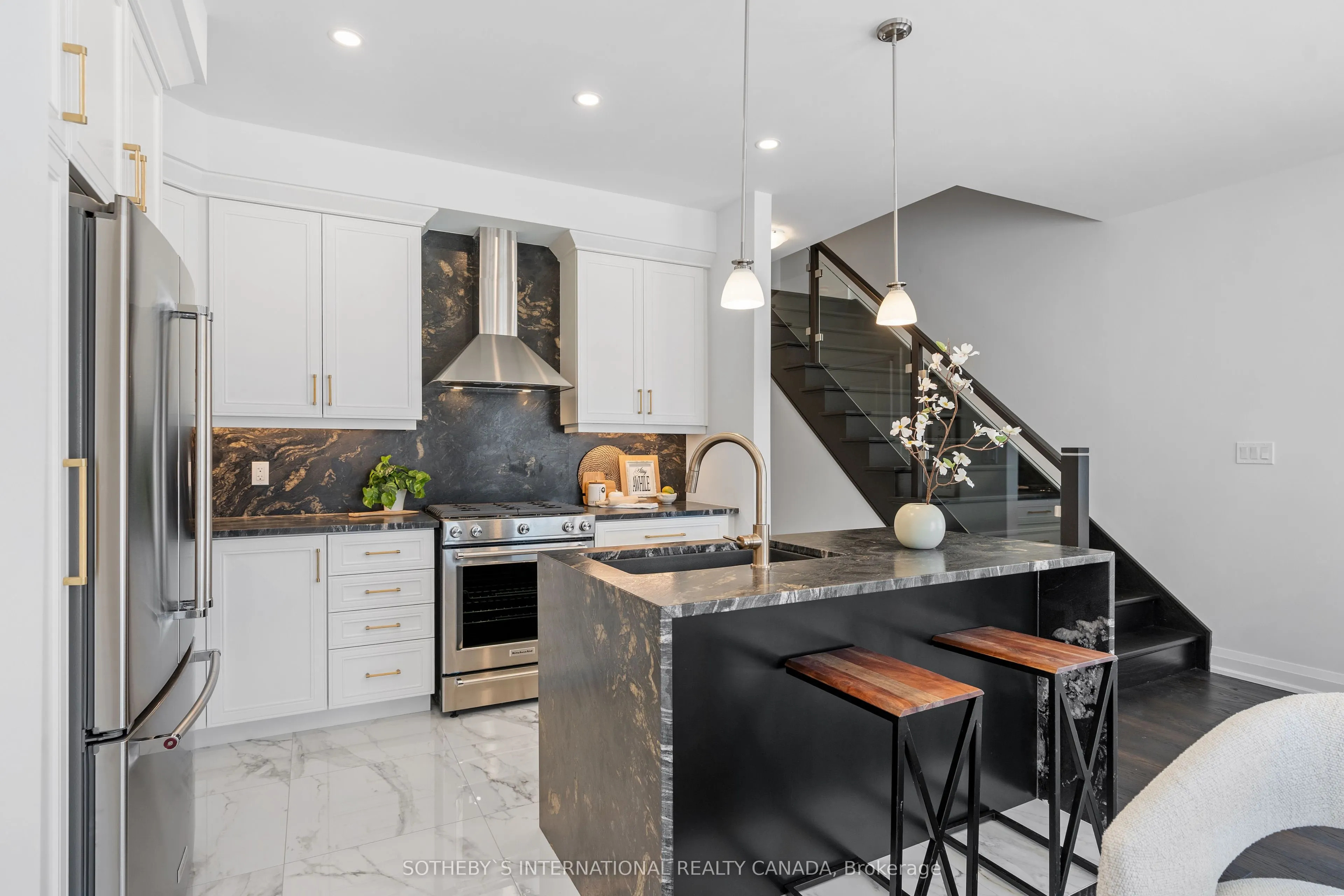 675 Victoria Road N #23