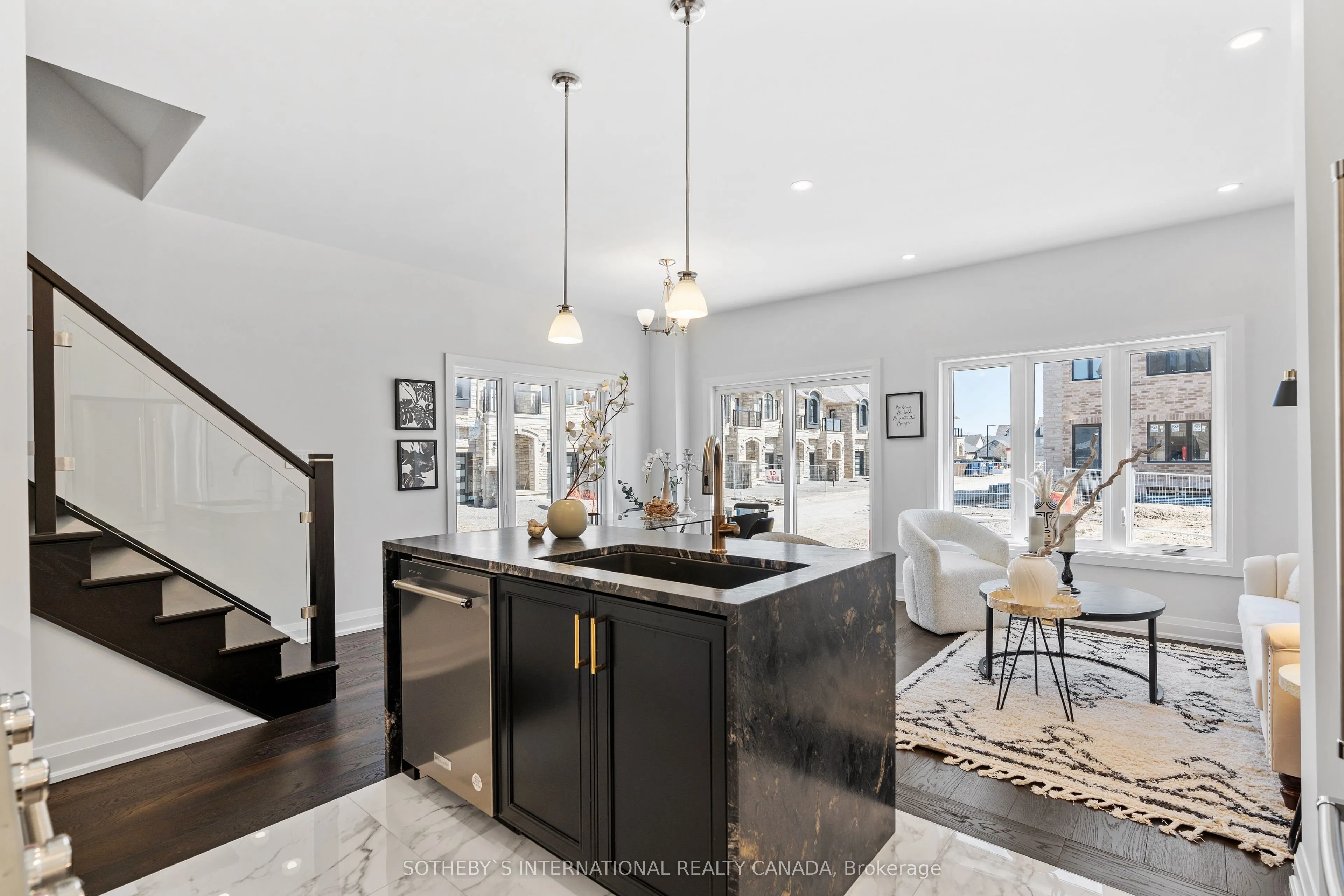 675 Victoria Road N #23