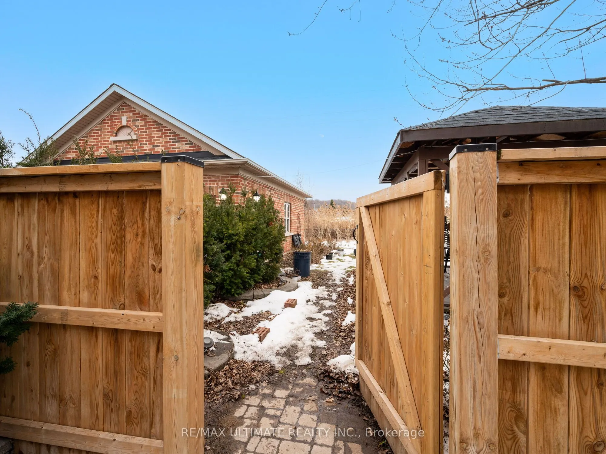162 COLE Crescent