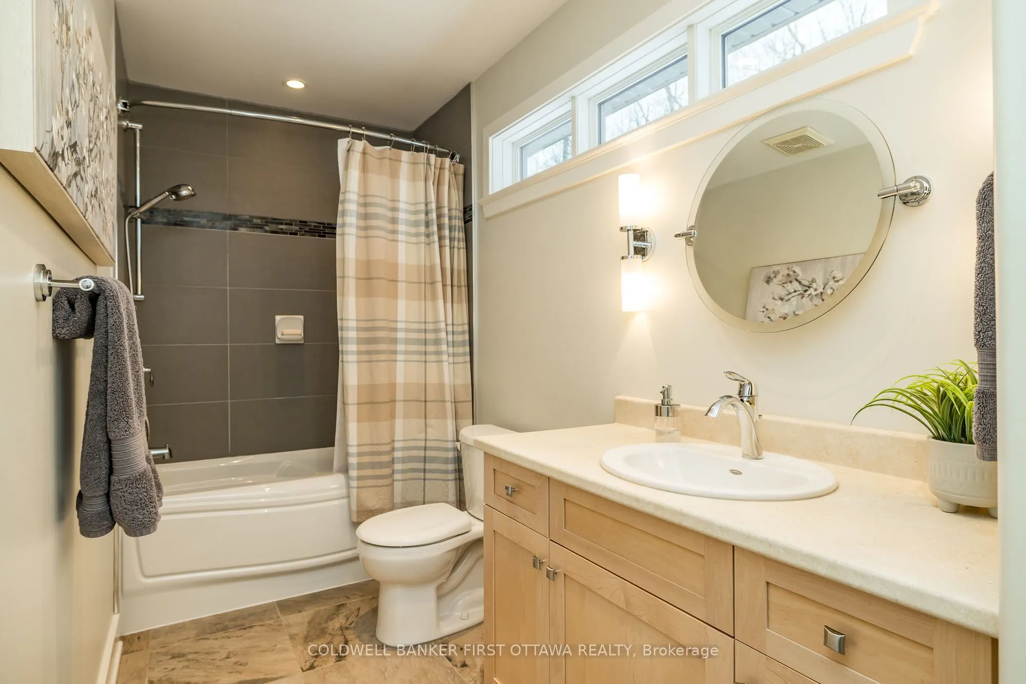 125 & 126 MUNRO Lane